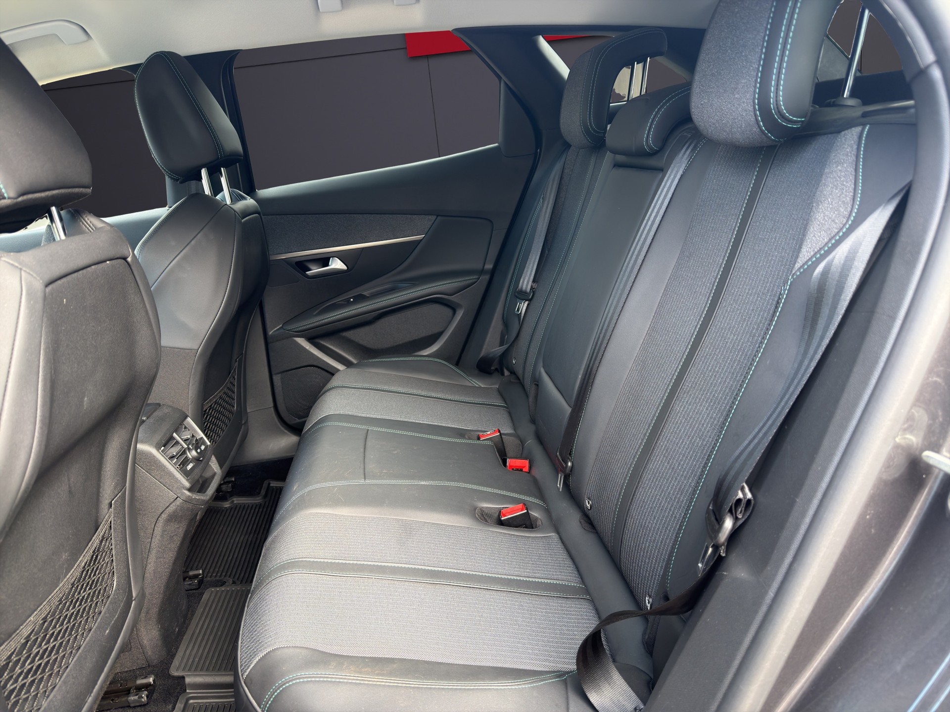 PEUGEOT 3008 1.6 PHEV Allure Pack - 7