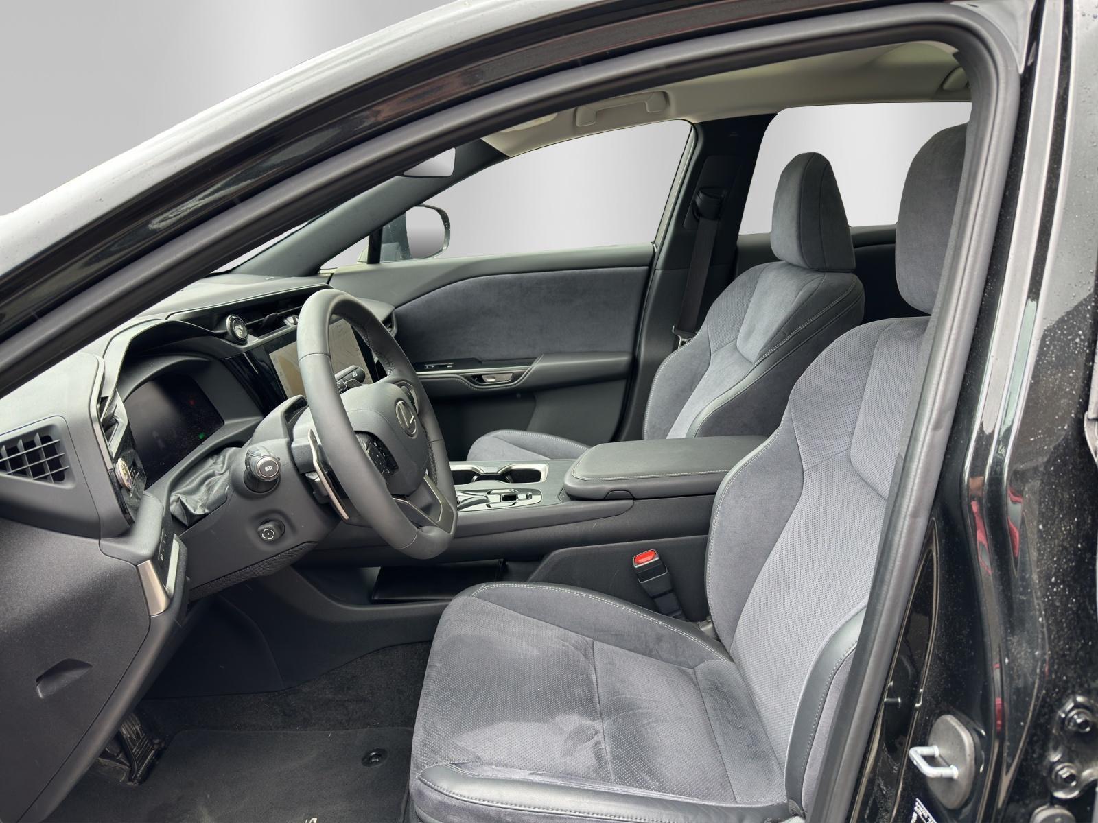 LEXUS RZ 450e Excellence - 12