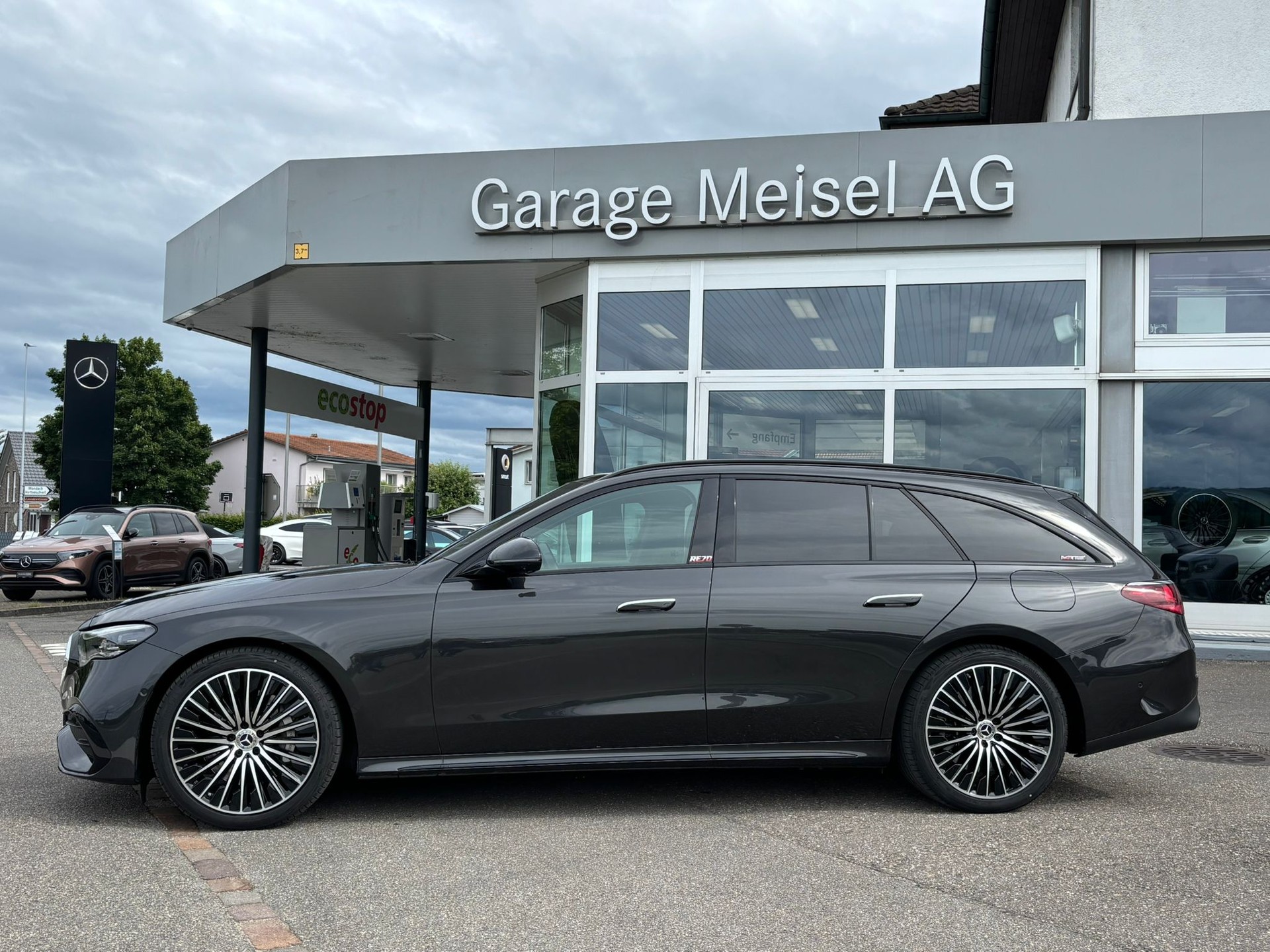 MERCEDES-BENZ E 300 de AMG-Line 4Matic Kombi - 6