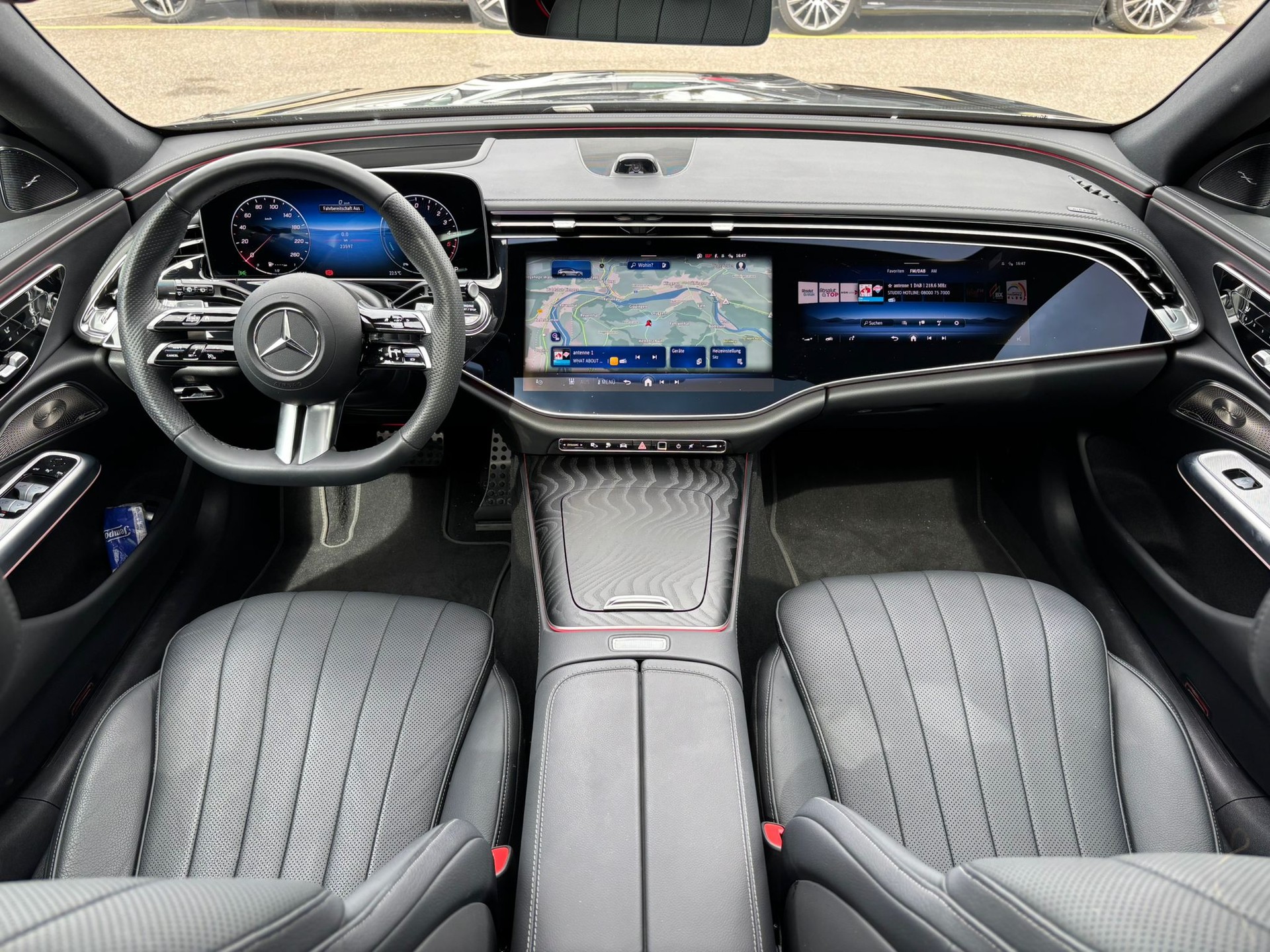 MERCEDES-BENZ E 300 de AMG-Line 4Matic Kombi - 8
