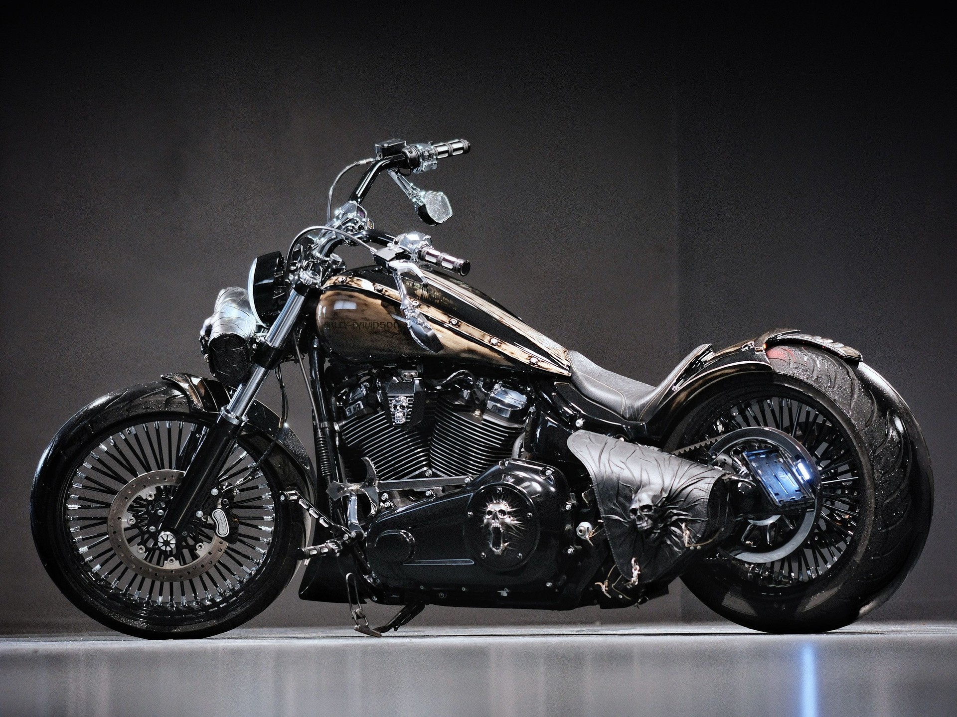 HARLEY-DAVIDSON FXBRS Breakout 114 ABS - 4