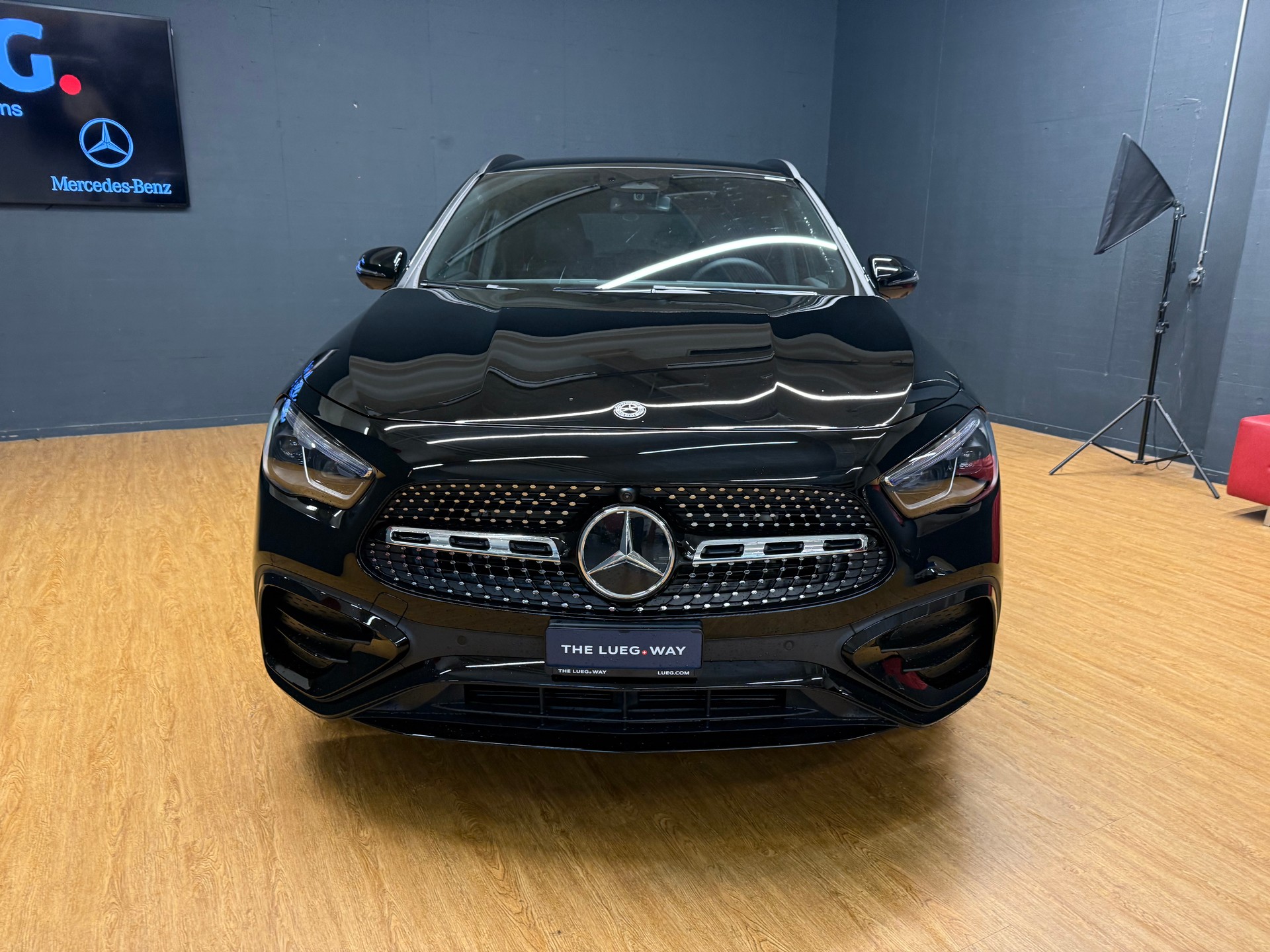 MERCEDES-BENZ GLA 200 - AMG / DISTRONIC / 360 Grad Kamera / AHK / Sitzmemory - 6