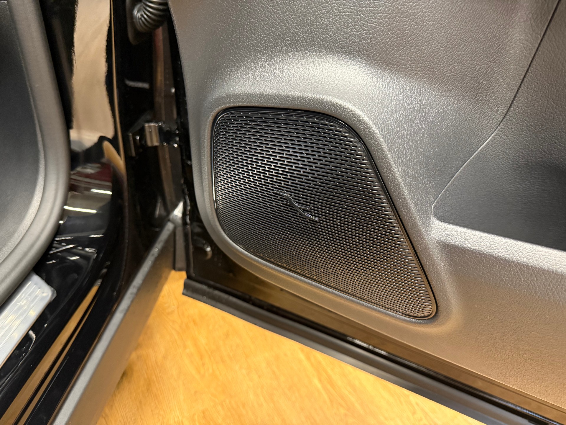 MERCEDES-BENZ GLA 200 - AMG / DISTRONIC / 360 Grad Kamera / AHK / Sitzmemory - 14