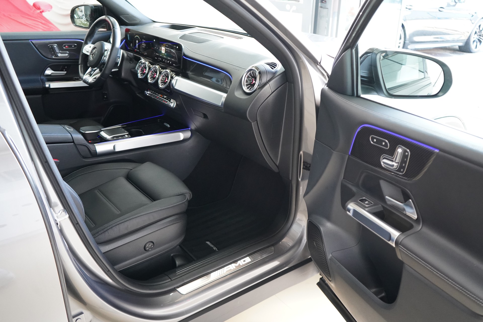 MERCEDES-BENZ GLB 35 AMG 4Matic 8G-Tronic - 27