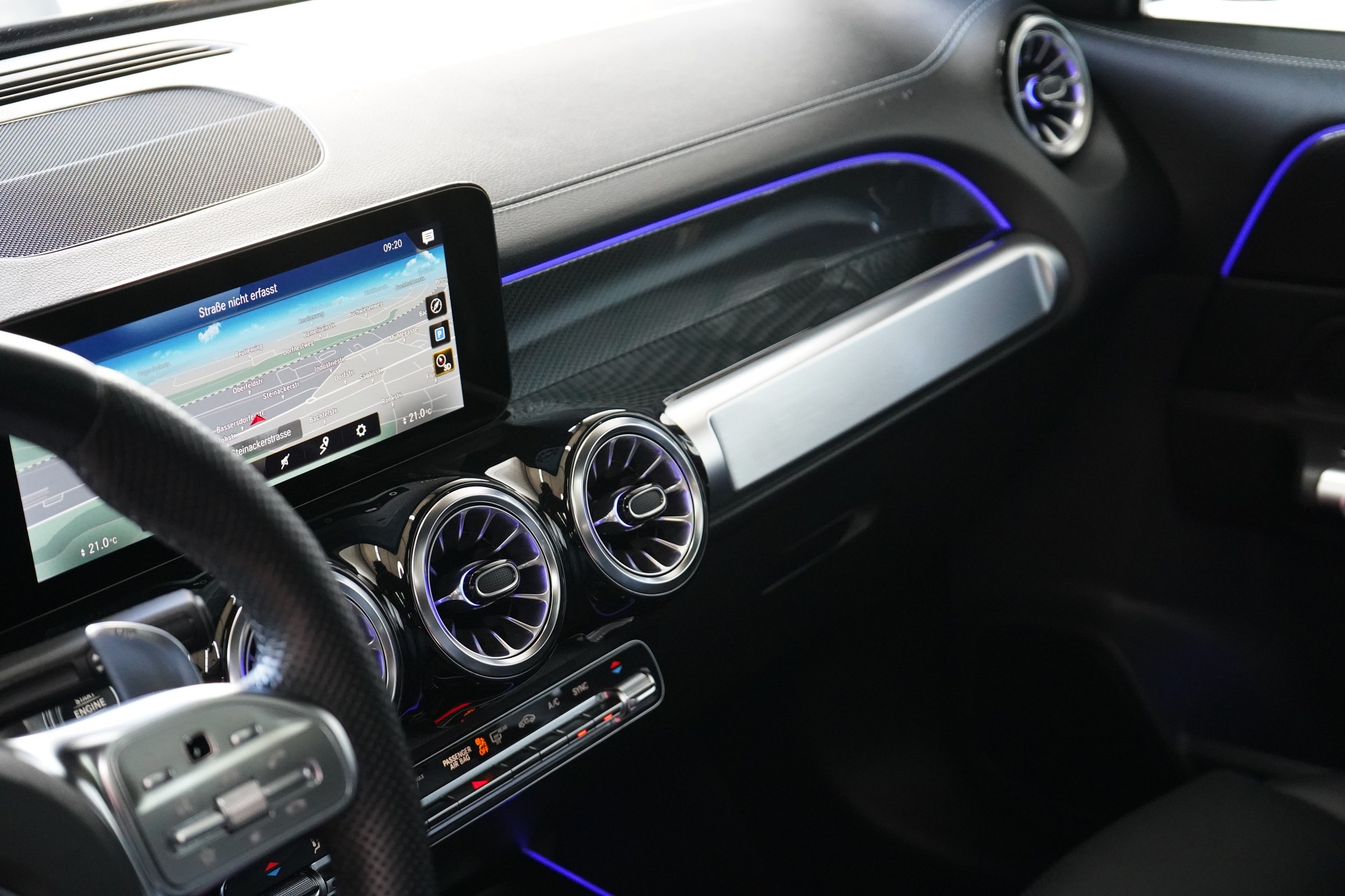 MERCEDES-BENZ GLB 35 AMG 4Matic 8G-Tronic - 17