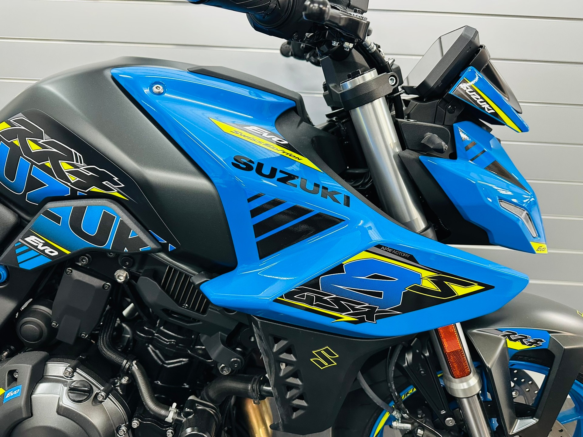 SUZUKI GSX 8 S EVO - 3
