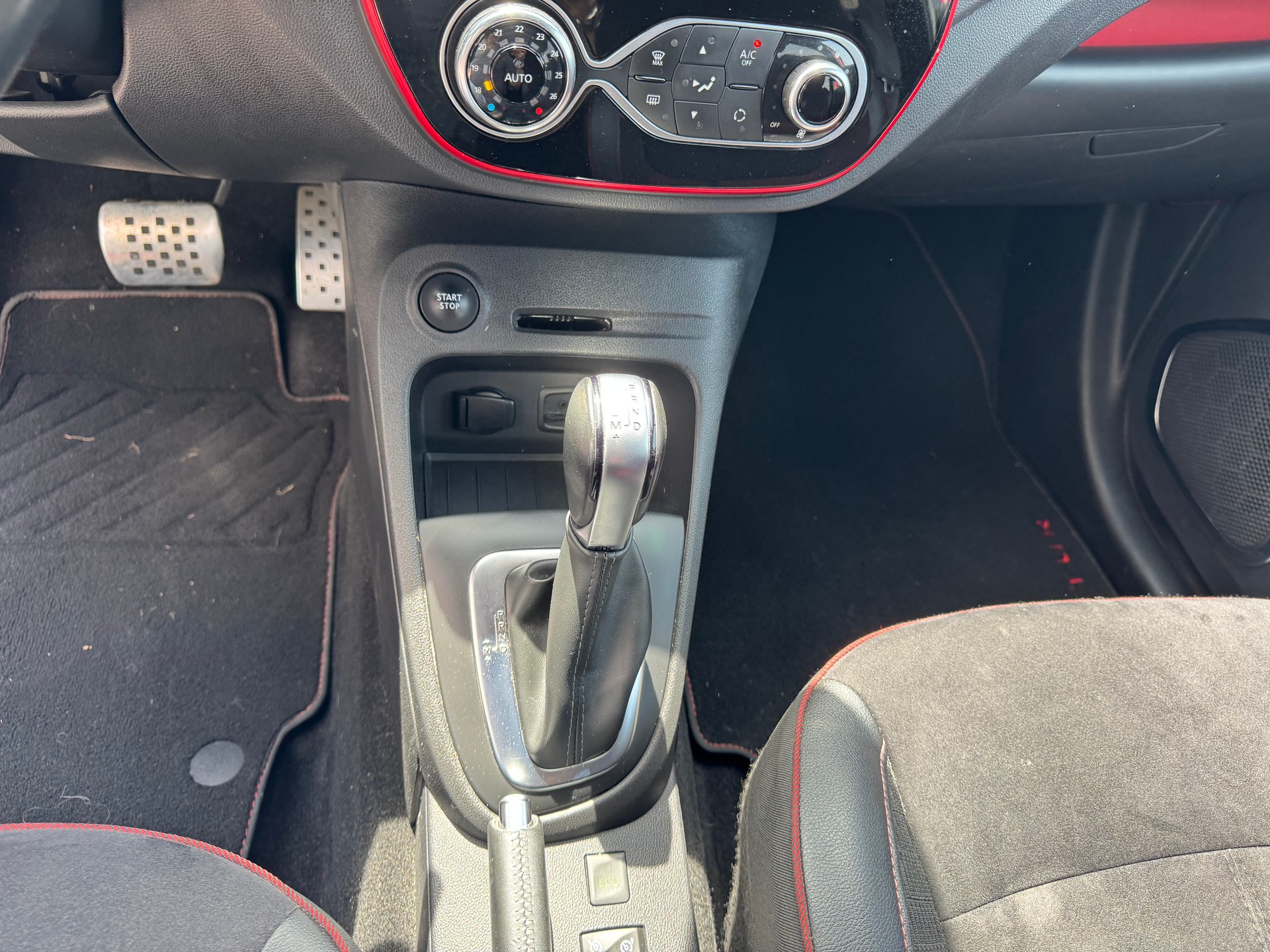 RENAULT Captur 1.3 T 16V Red Edition EDC - 13