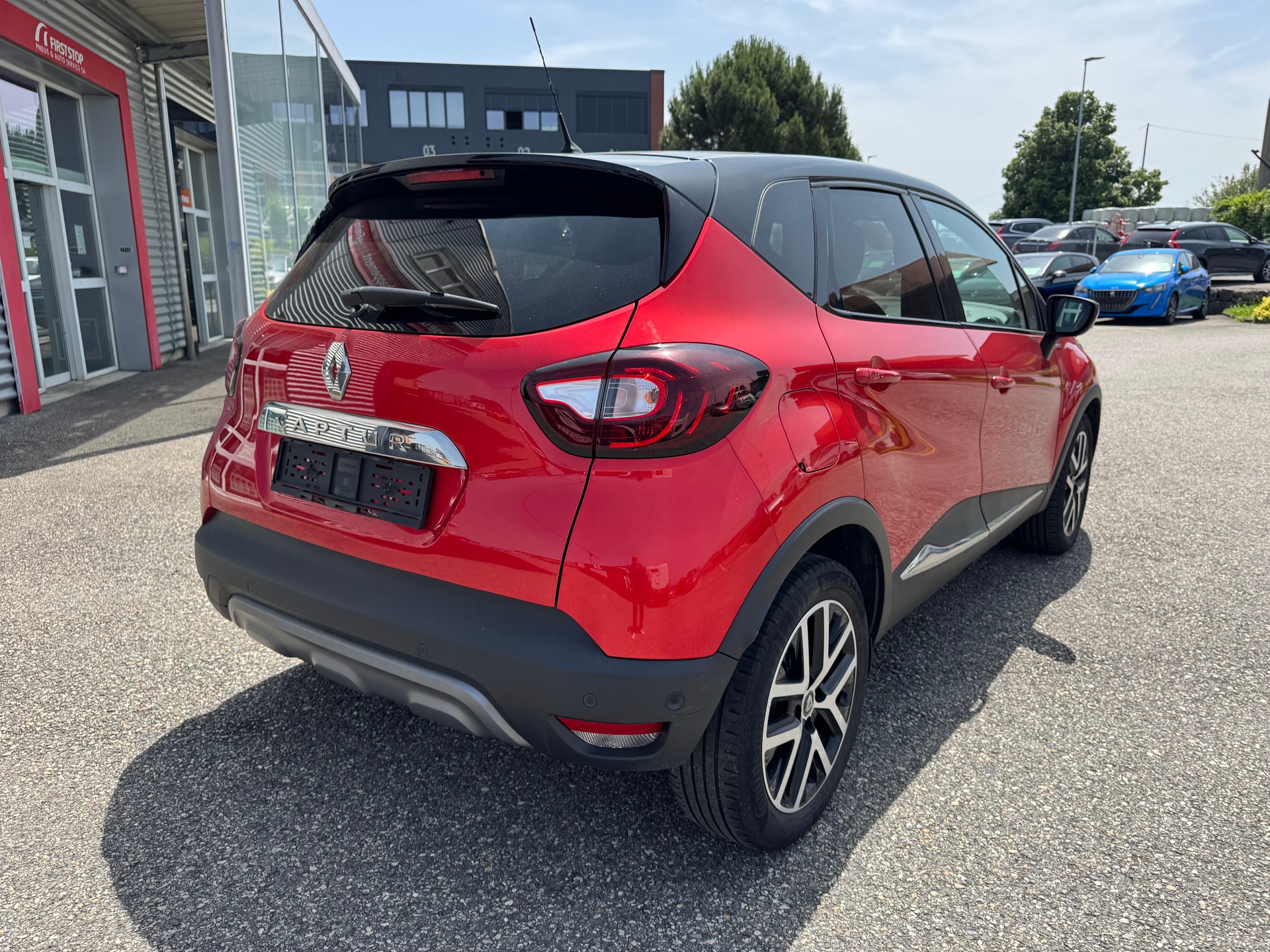 RENAULT Captur 1.3 T 16V Red Edition EDC - 4