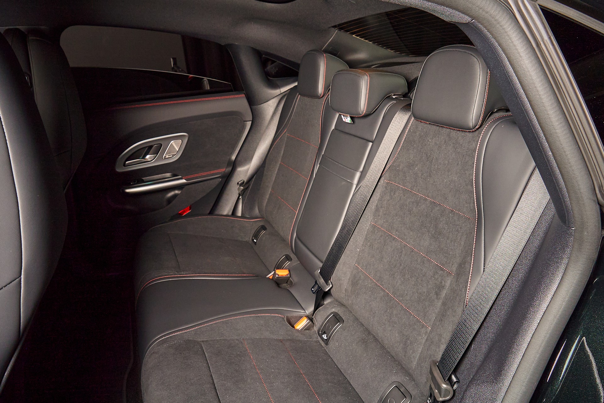 MERCEDES-BENZ CLA 350 EQ Technology 4Matic - 14