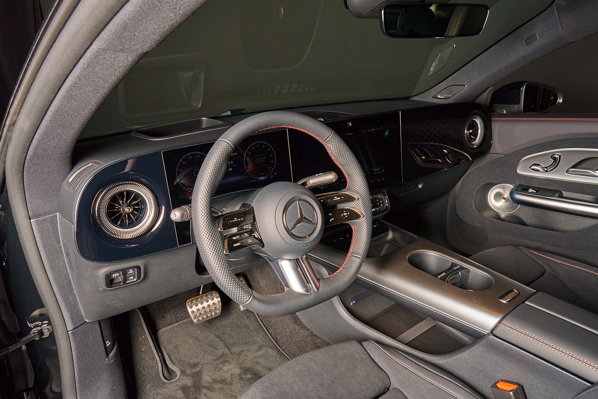 MERCEDES-BENZ CLA 350 EQ Technology 4Matic - 12