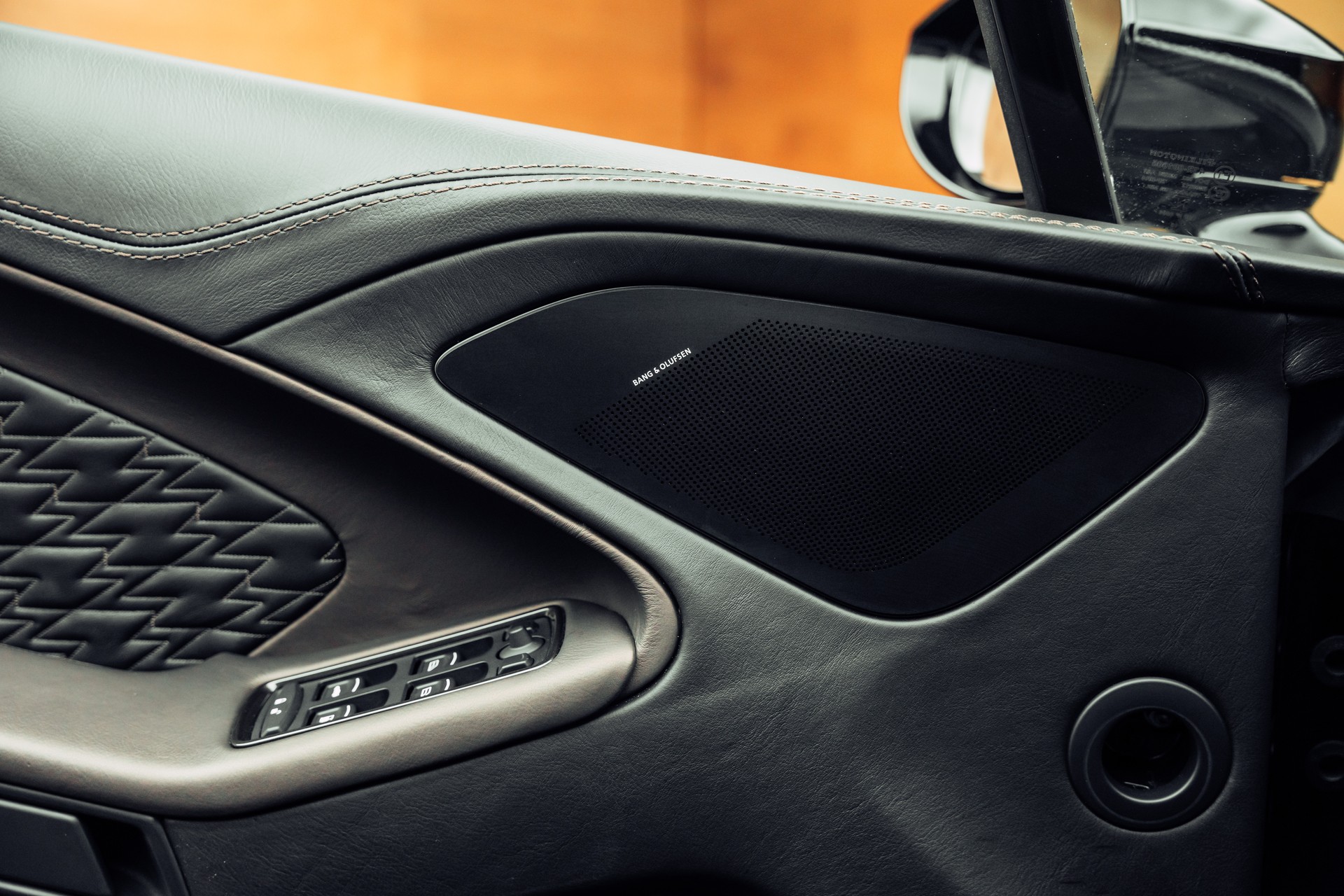 ASTON MARTIN Vanquish Zagato Coupé Villa d'Este 61/99 - 22