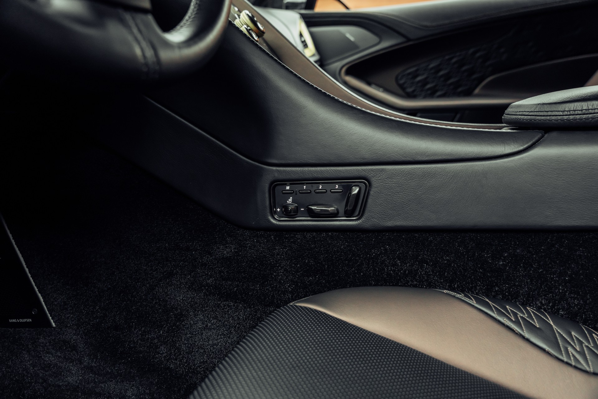 ASTON MARTIN Vanquish Zagato Coupé Villa d'Este 61/99 - 10