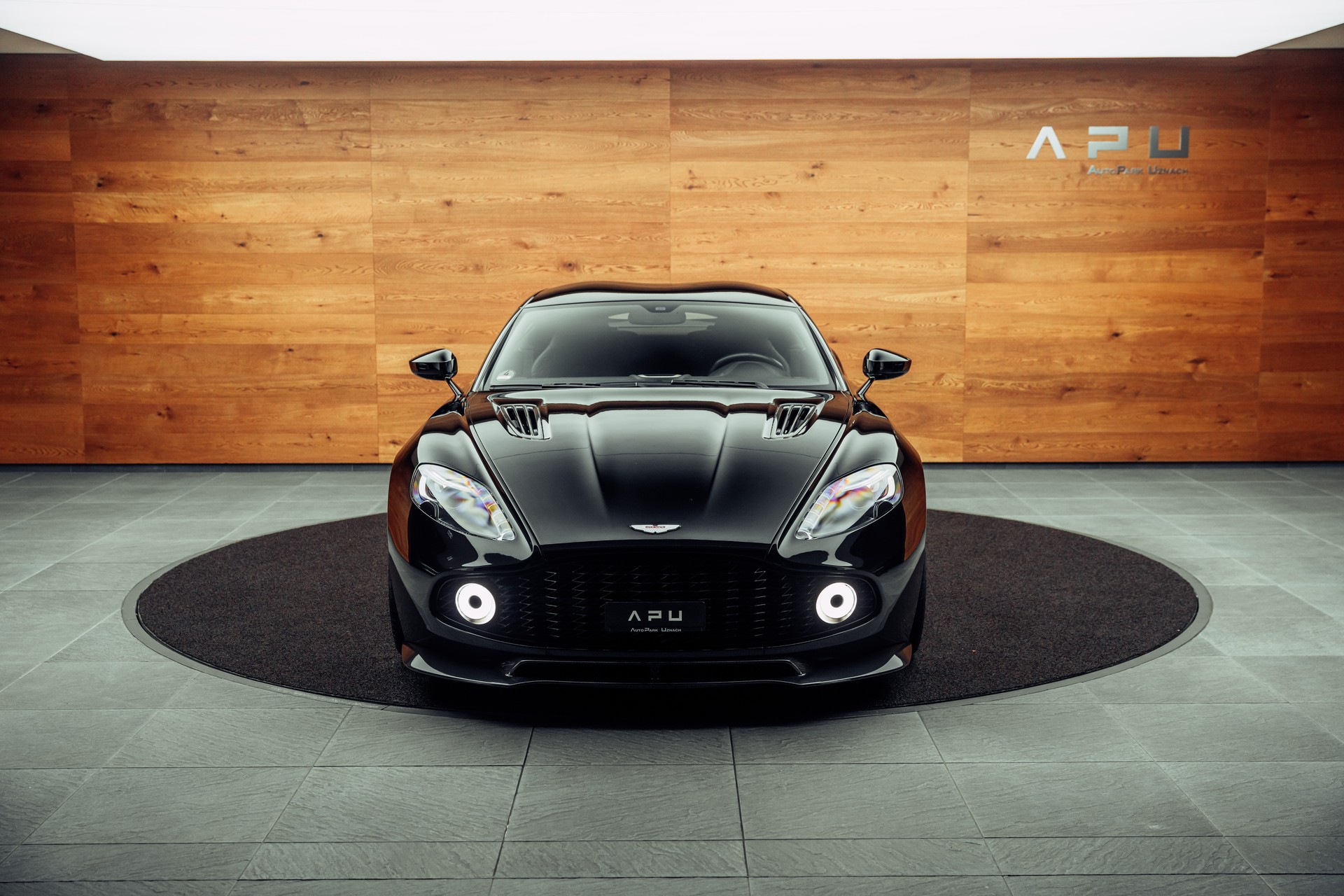 ASTON MARTIN Vanquish Zagato Coupé Villa d'Este 61/99 - 26