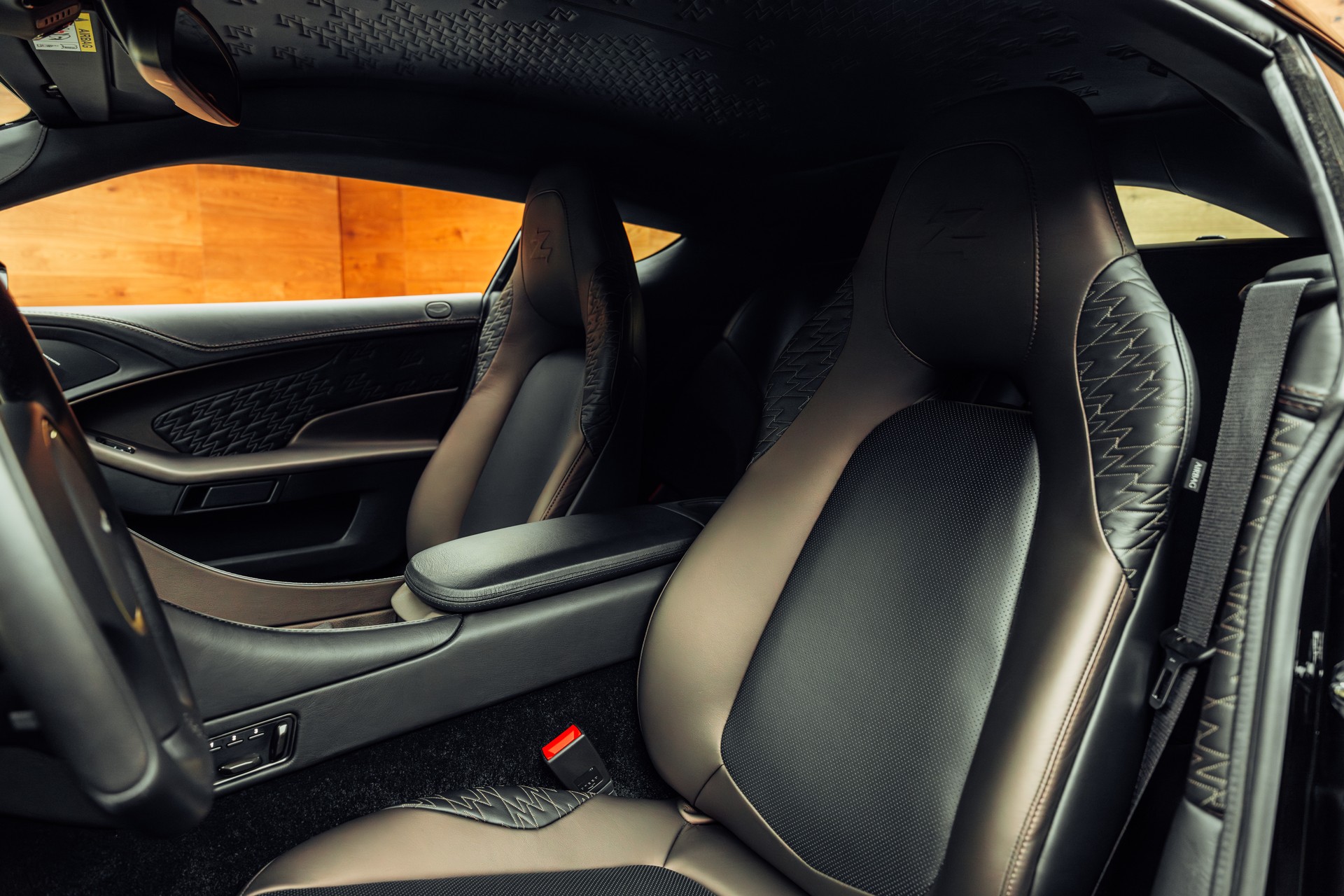 ASTON MARTIN Vanquish Zagato Coupé Villa d'Este 61/99 - 7