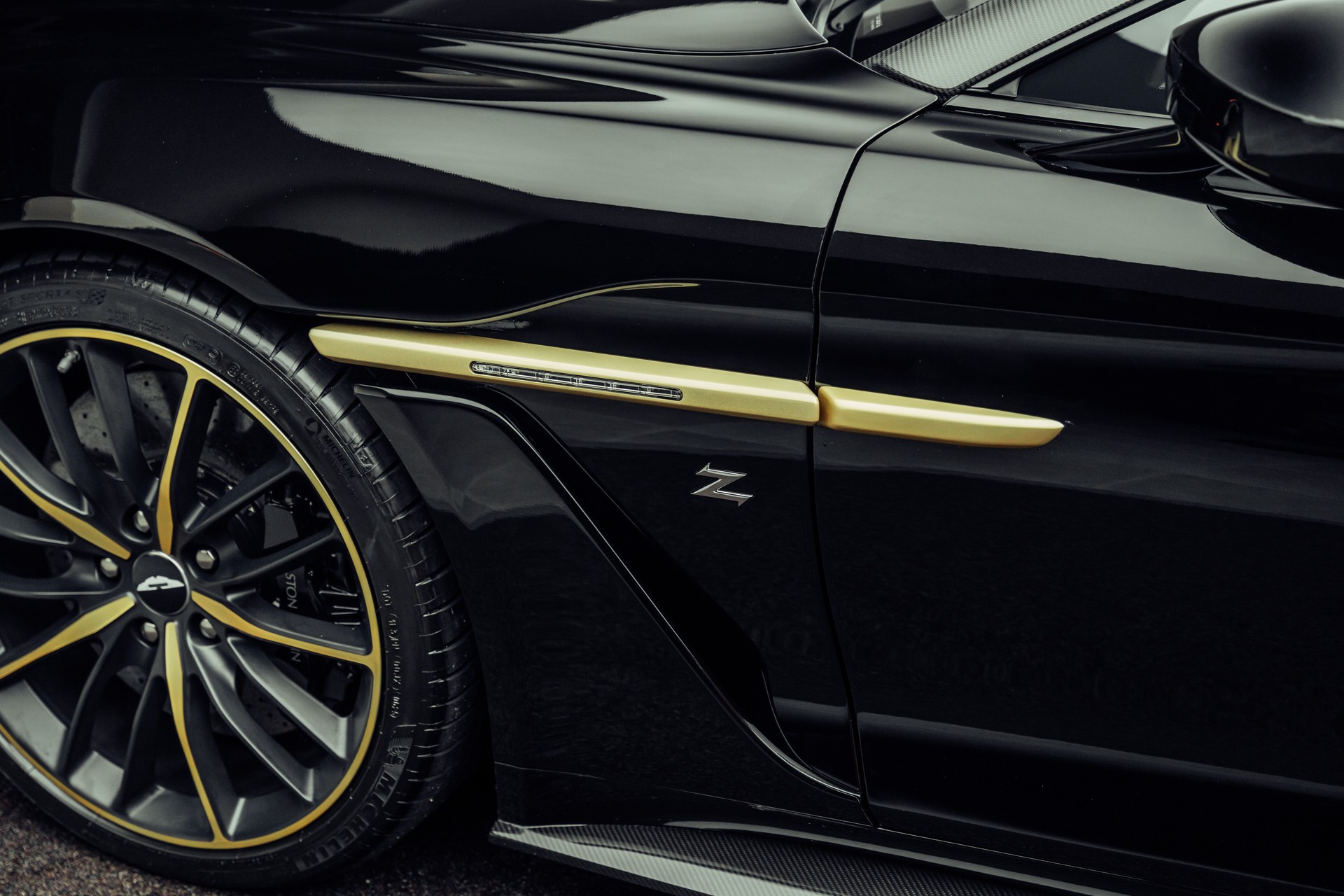 ASTON MARTIN Vanquish Zagato Coupé Villa d'Este 61/99 - 16