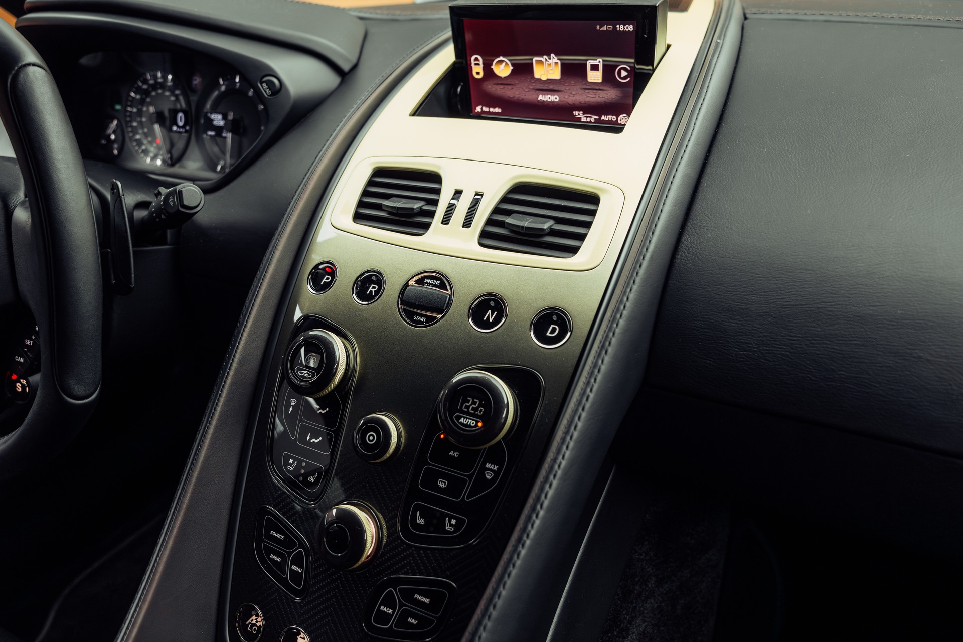 ASTON MARTIN Vanquish Zagato Coupé Villa d'Este 61/99 - 19