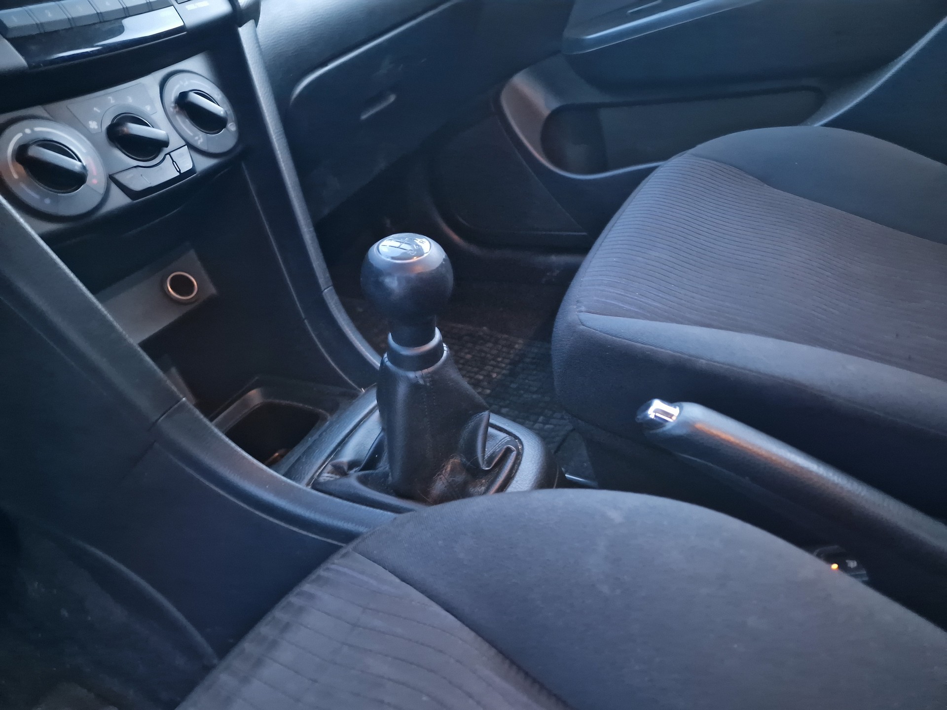 SUZUKI Swift 1.2i 16V GL 4x4 8x Rad MFK Neu 12Mt Gara - 12