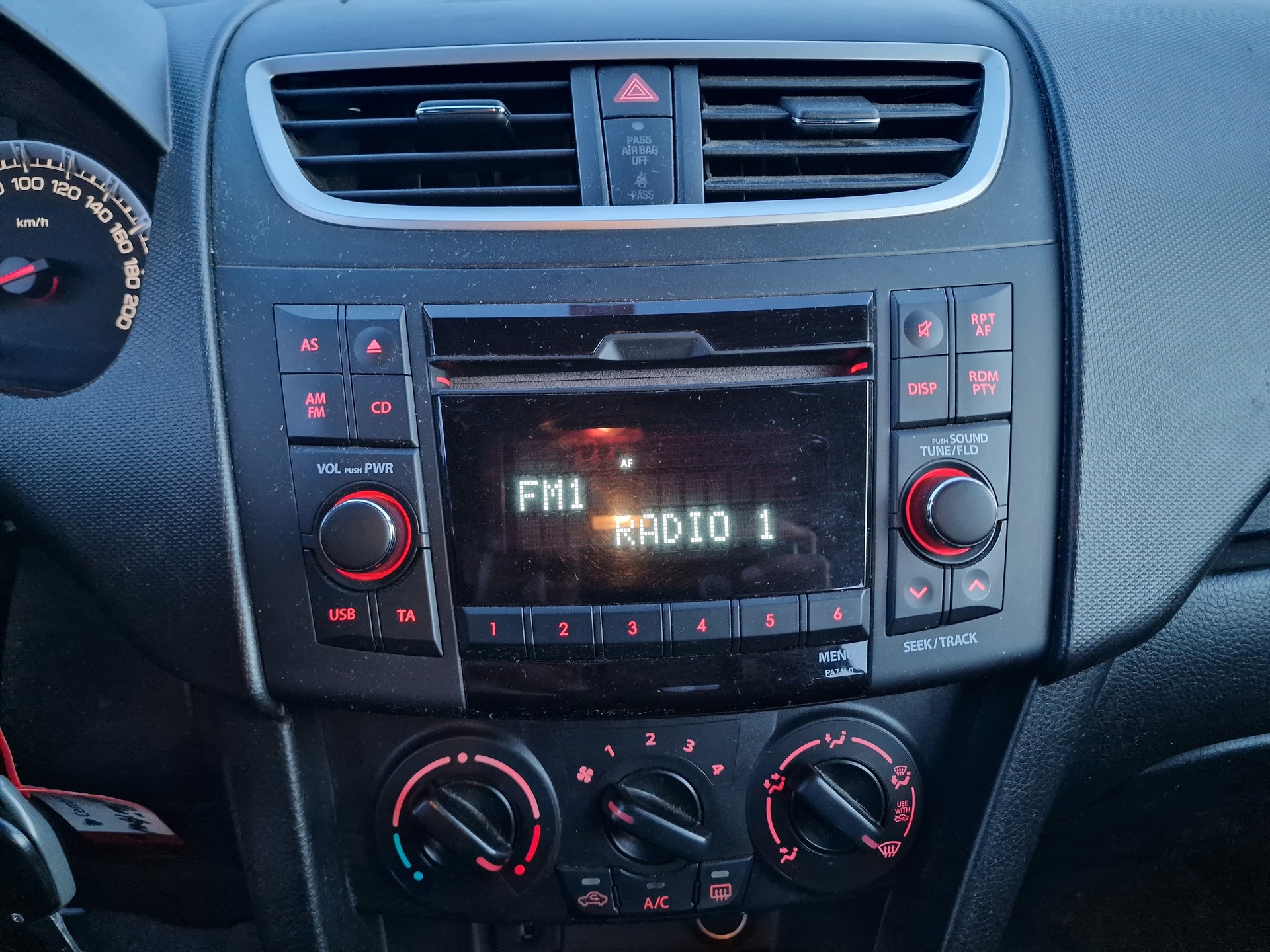 SUZUKI Swift 1.2i 16V GL 4x4 8x Rad MFK Neu 12Mt Gara - 14