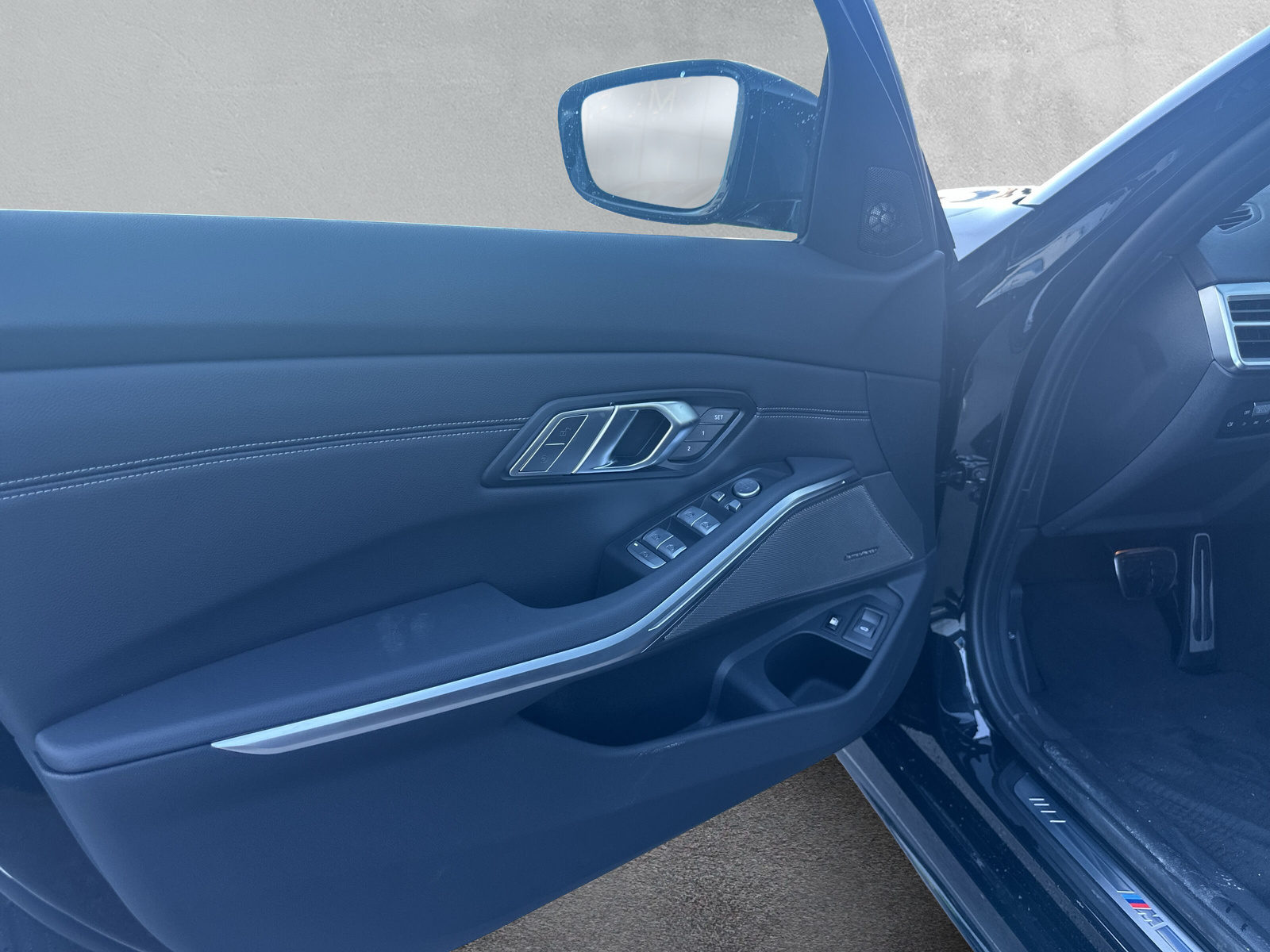 BMW 330e x DriveTouring Steptronic M Sport - 17