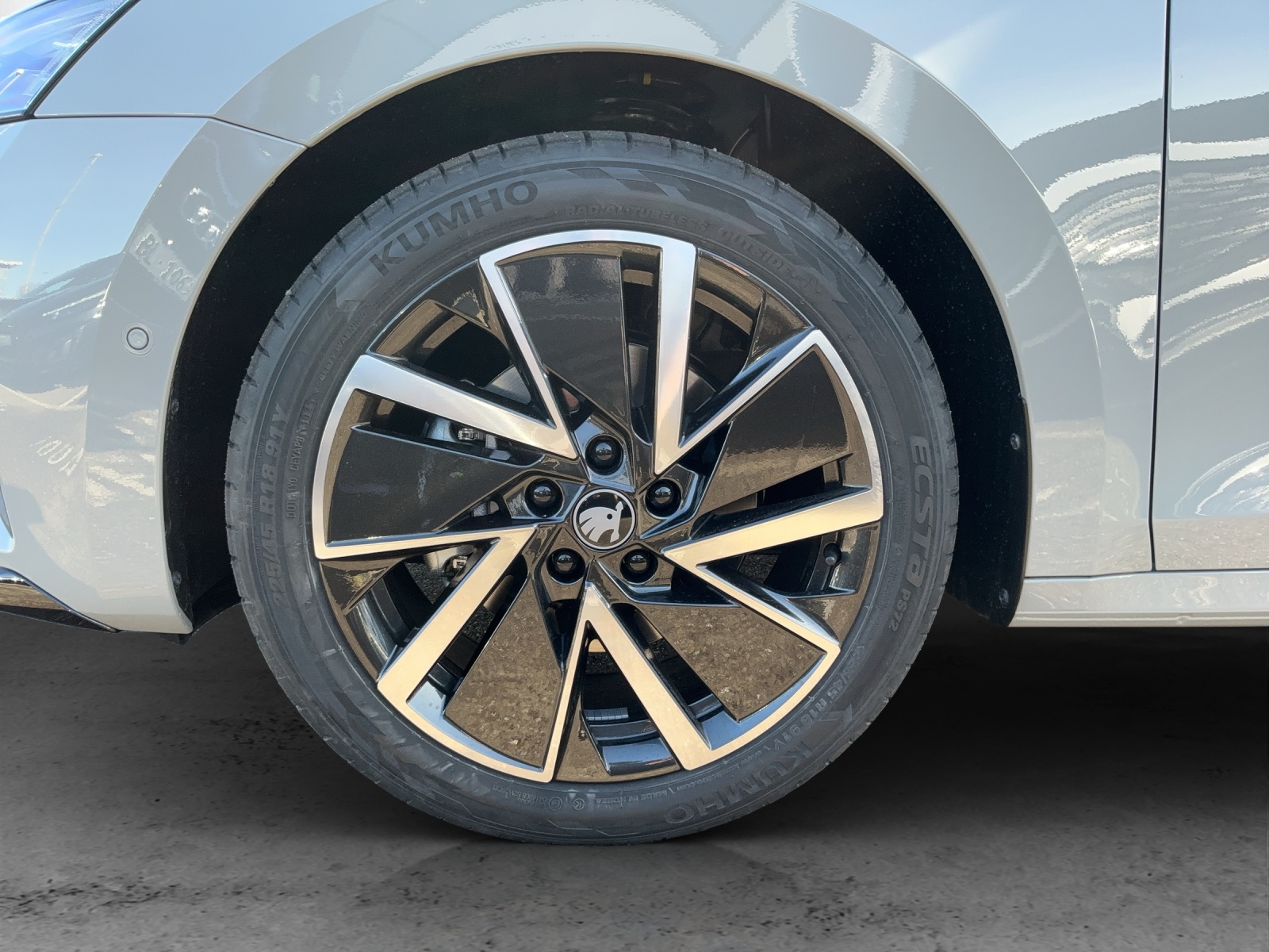 SKODA Octavia Combi 1.5 TSI mHEV DSG Sport Line - 13