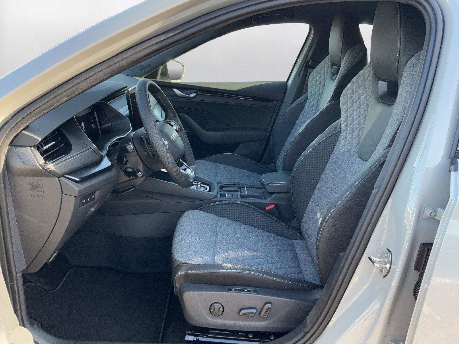 SKODA Octavia Combi 1.5 TSI mHEV DSG Sport Line - 10