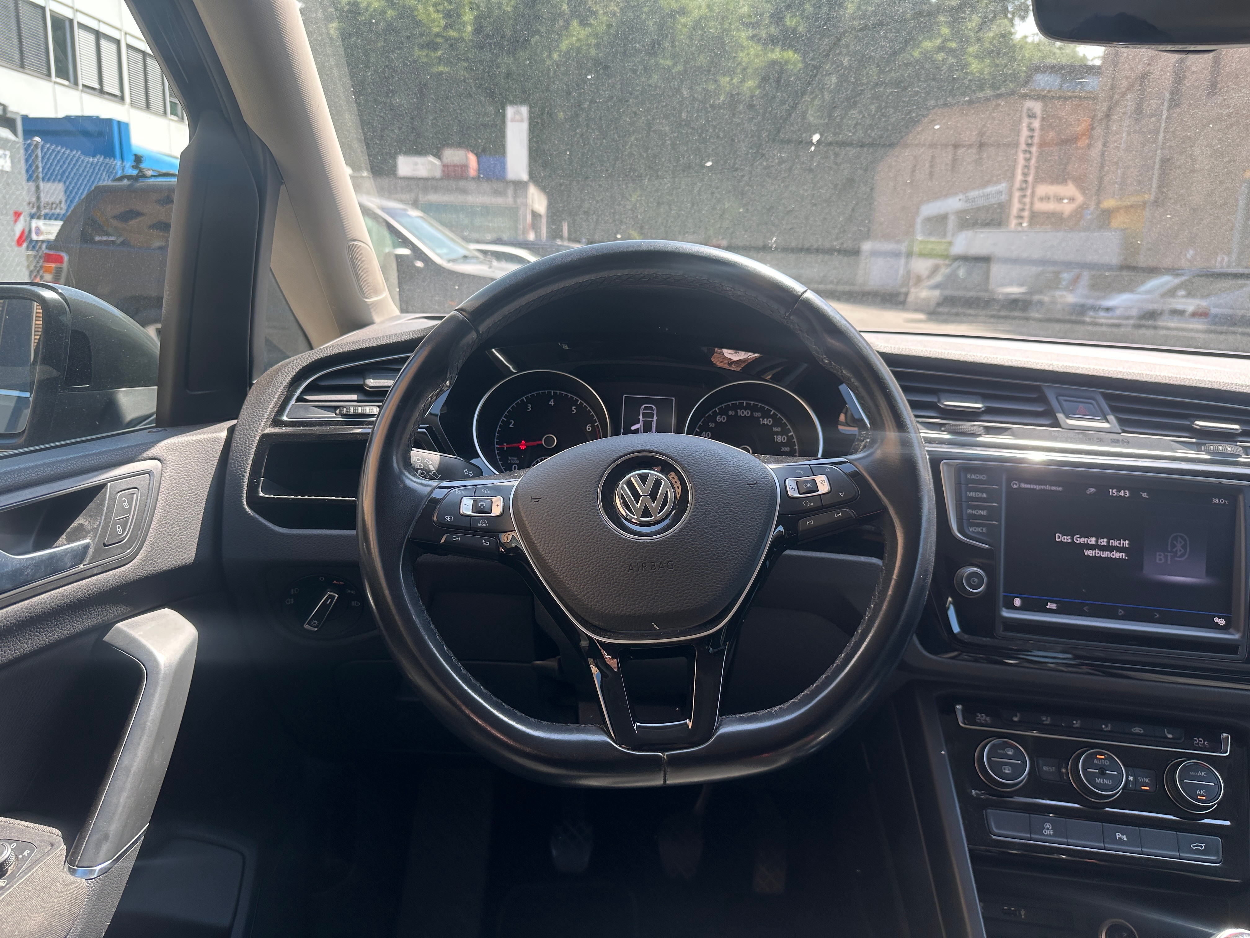 VW TOURAN 11