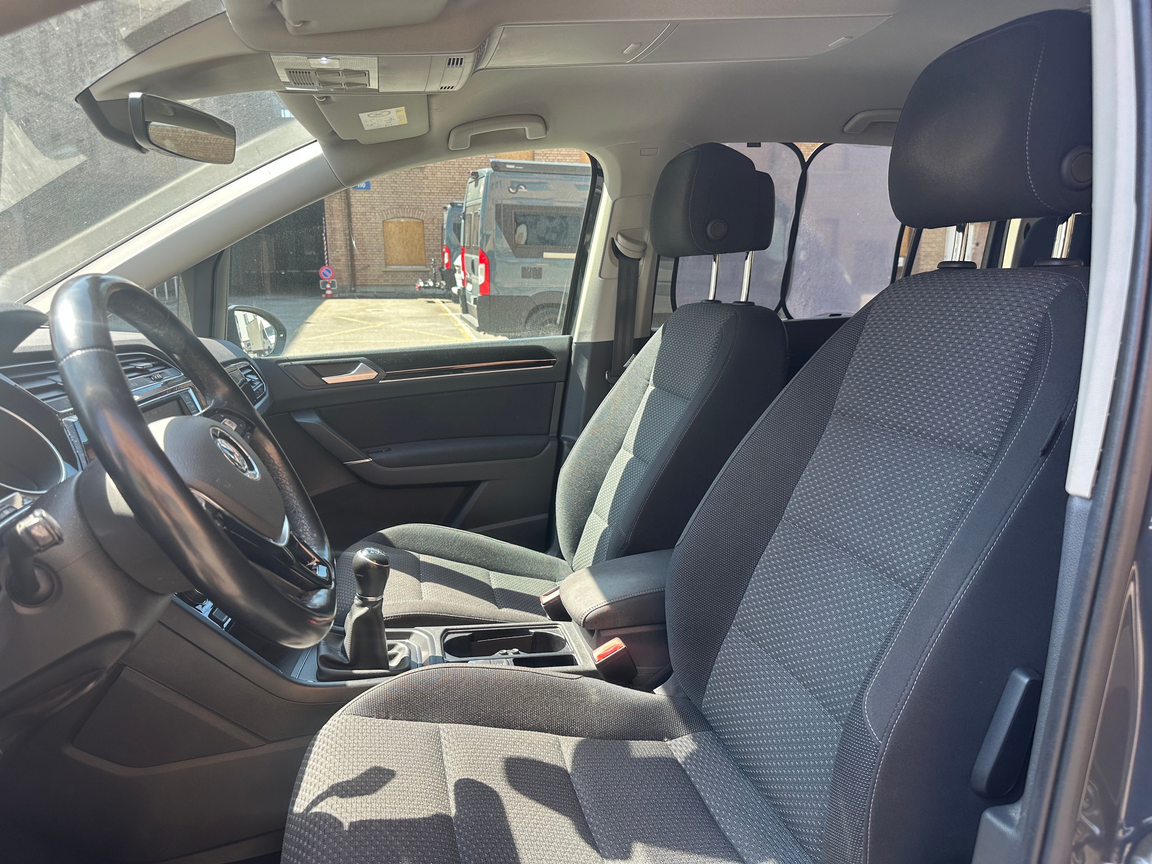 VW TOURAN 9