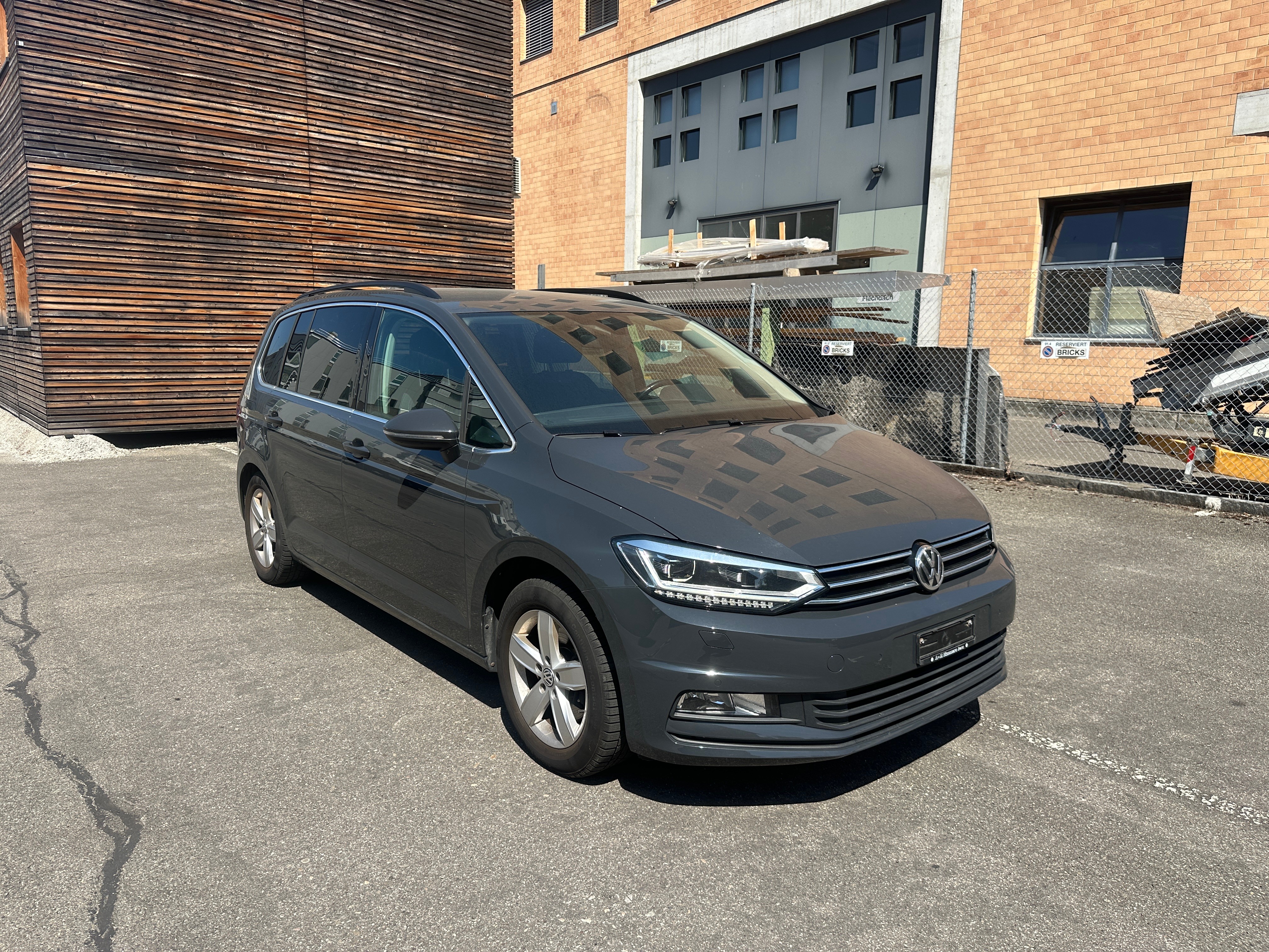 VW TOURAN 8
