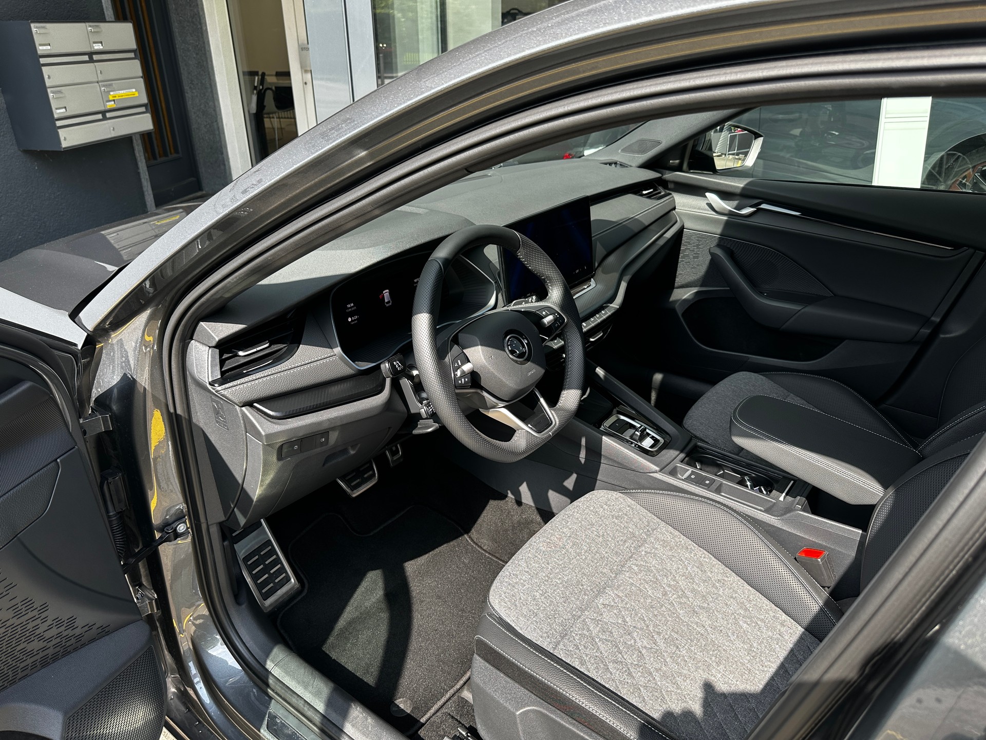 SKODA Octavia Combi 1.5 TSI mHEV DSG Sport Line - 10