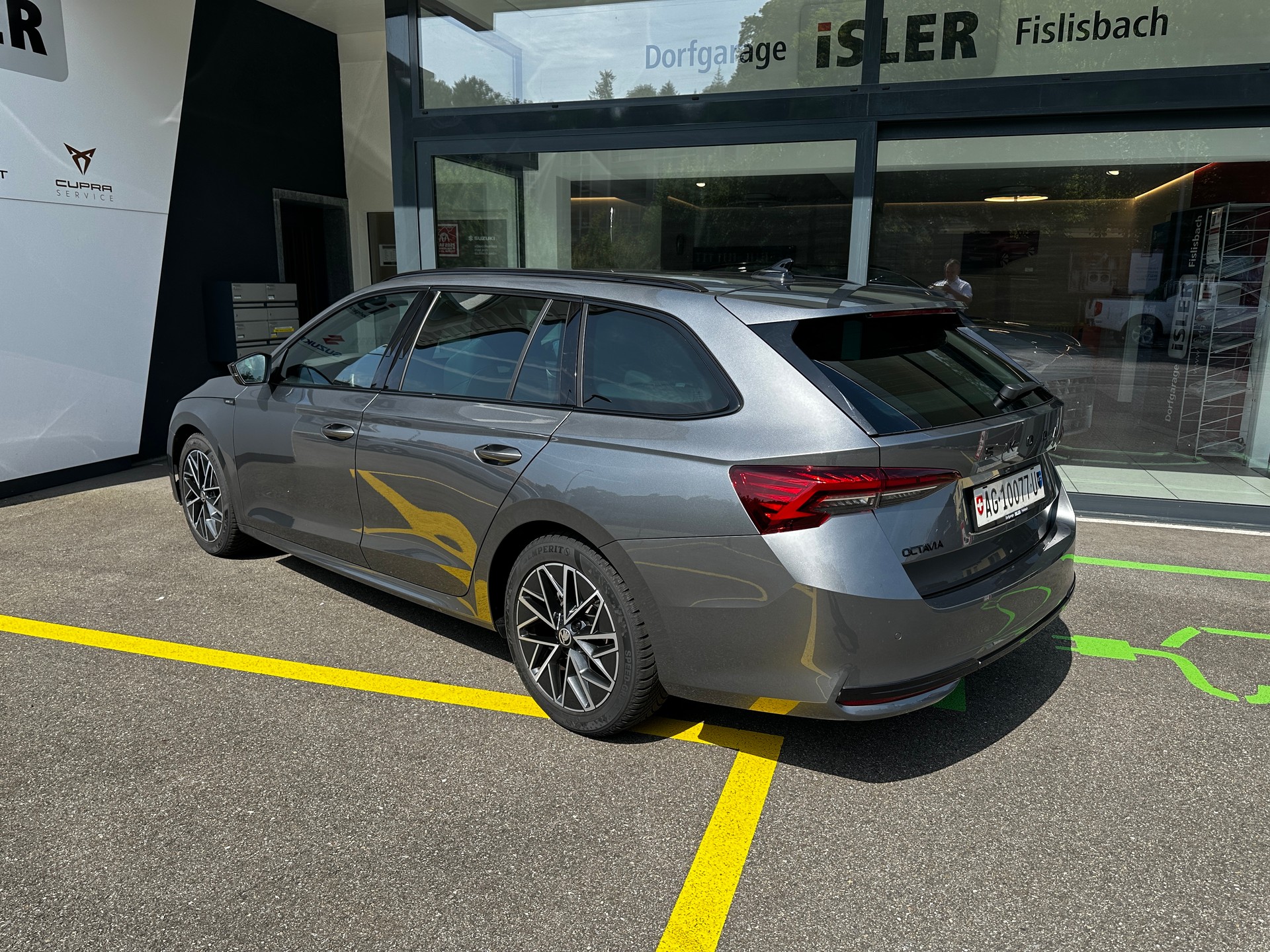 SKODA Octavia Combi 1.5 TSI mHEV DSG Sport Line - 4