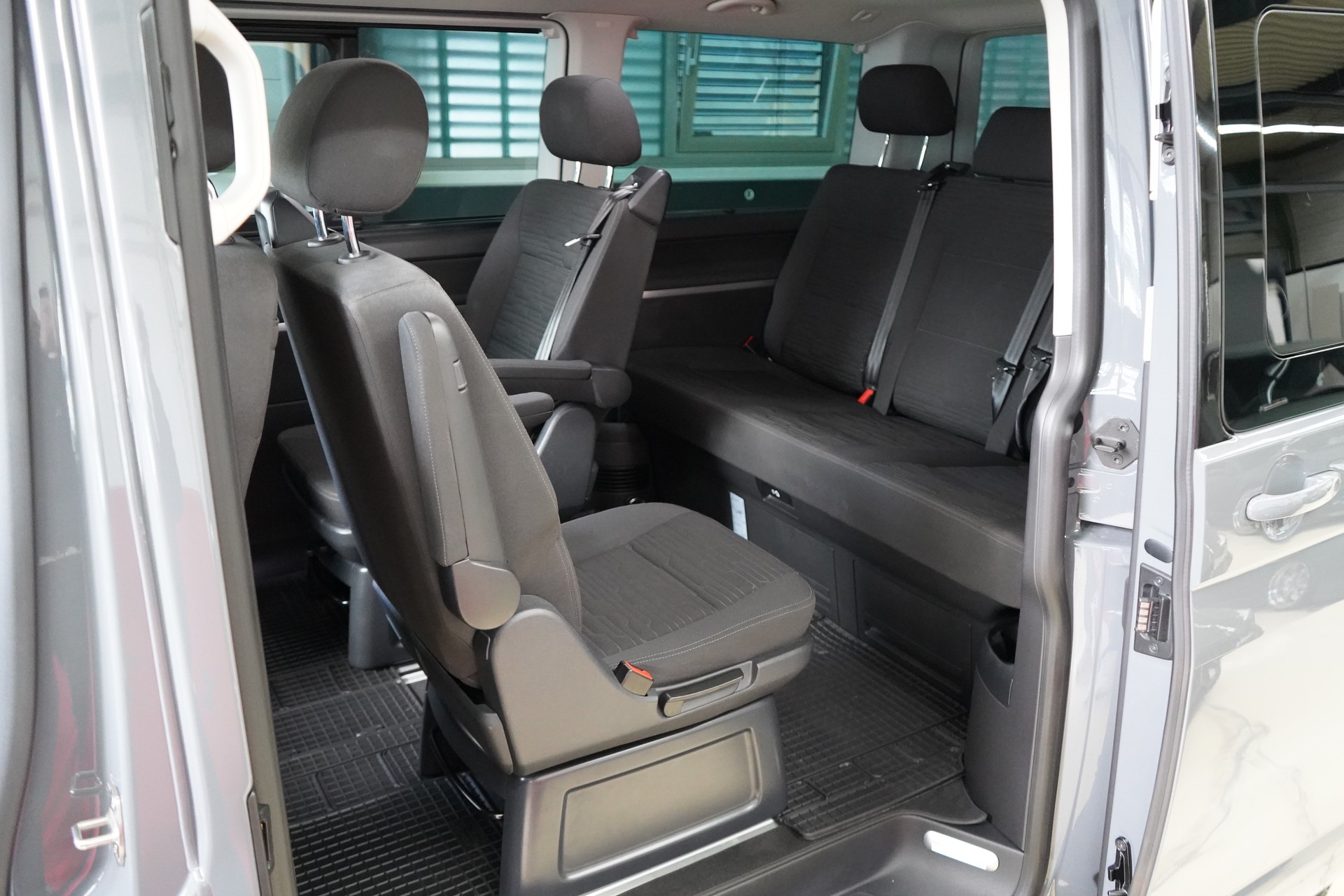 VW T6.1 Multivan 2.0 TDI Comfortline Edition DSG / Standheizung* AHK ** - 24