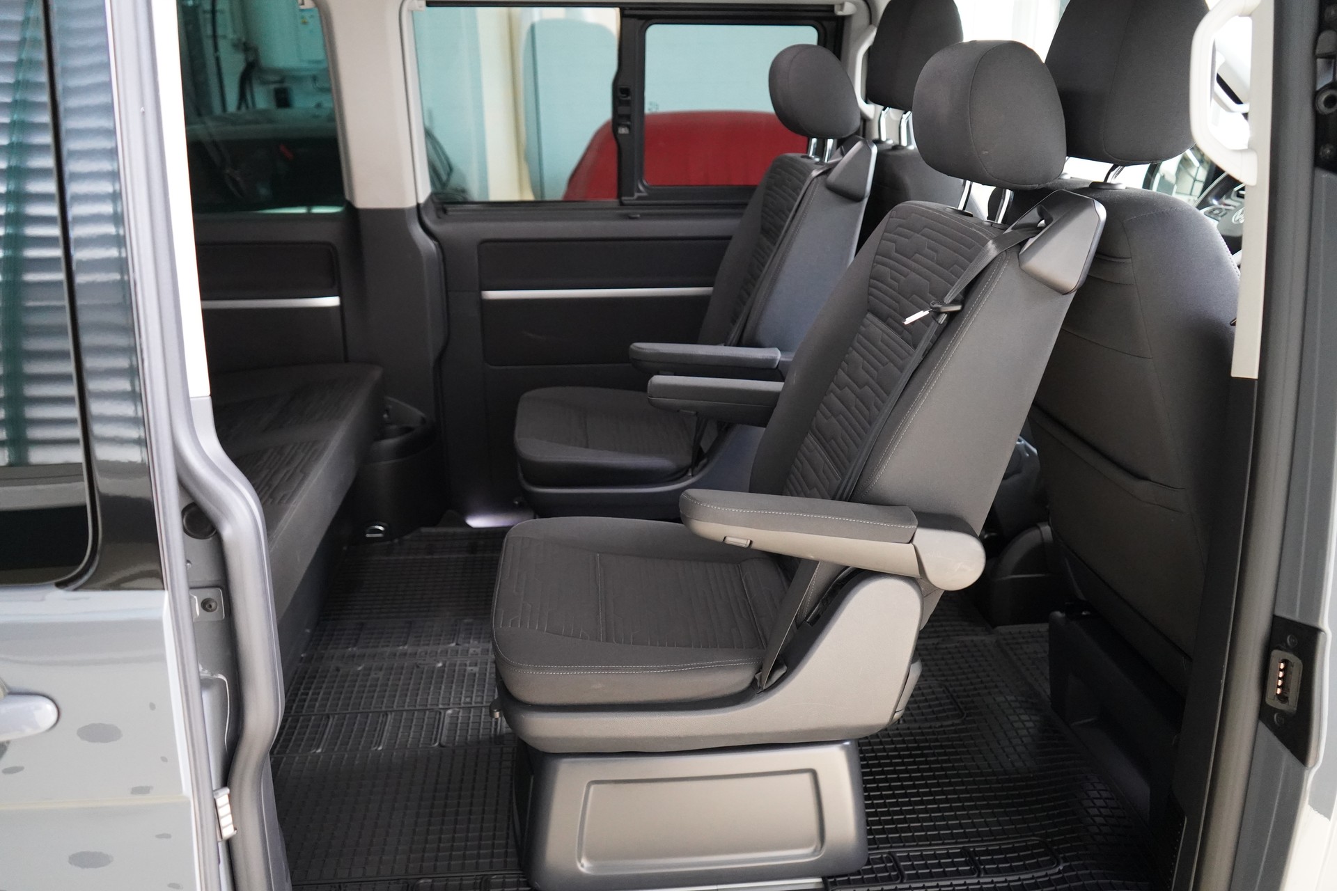 VW T6.1 Multivan 2.0 TDI Comfortline Edition DSG / Standheizung* AHK ** - 31