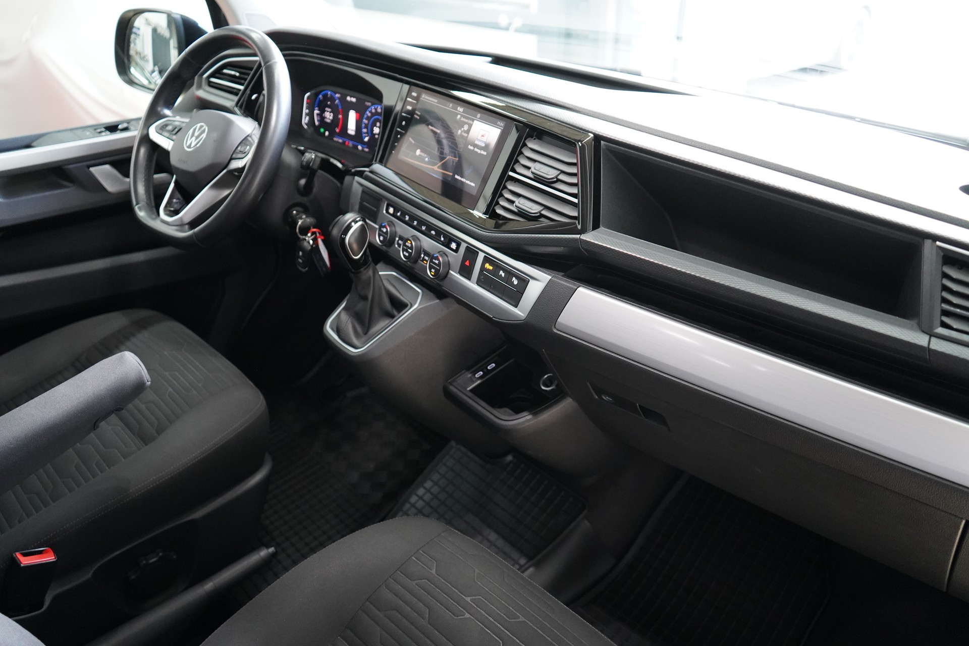 VW T6.1 Multivan 2.0 TDI Comfortline Edition DSG / Standheizung* AHK ** - 26