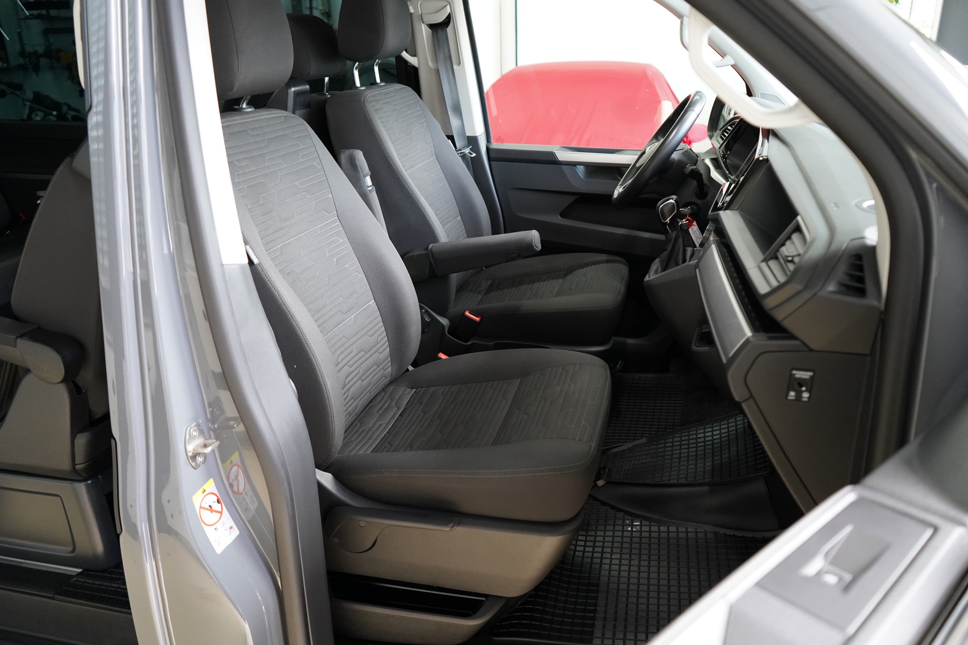 VW T6.1 Multivan 2.0 TDI Comfortline Edition DSG / Standheizung* AHK ** - 32