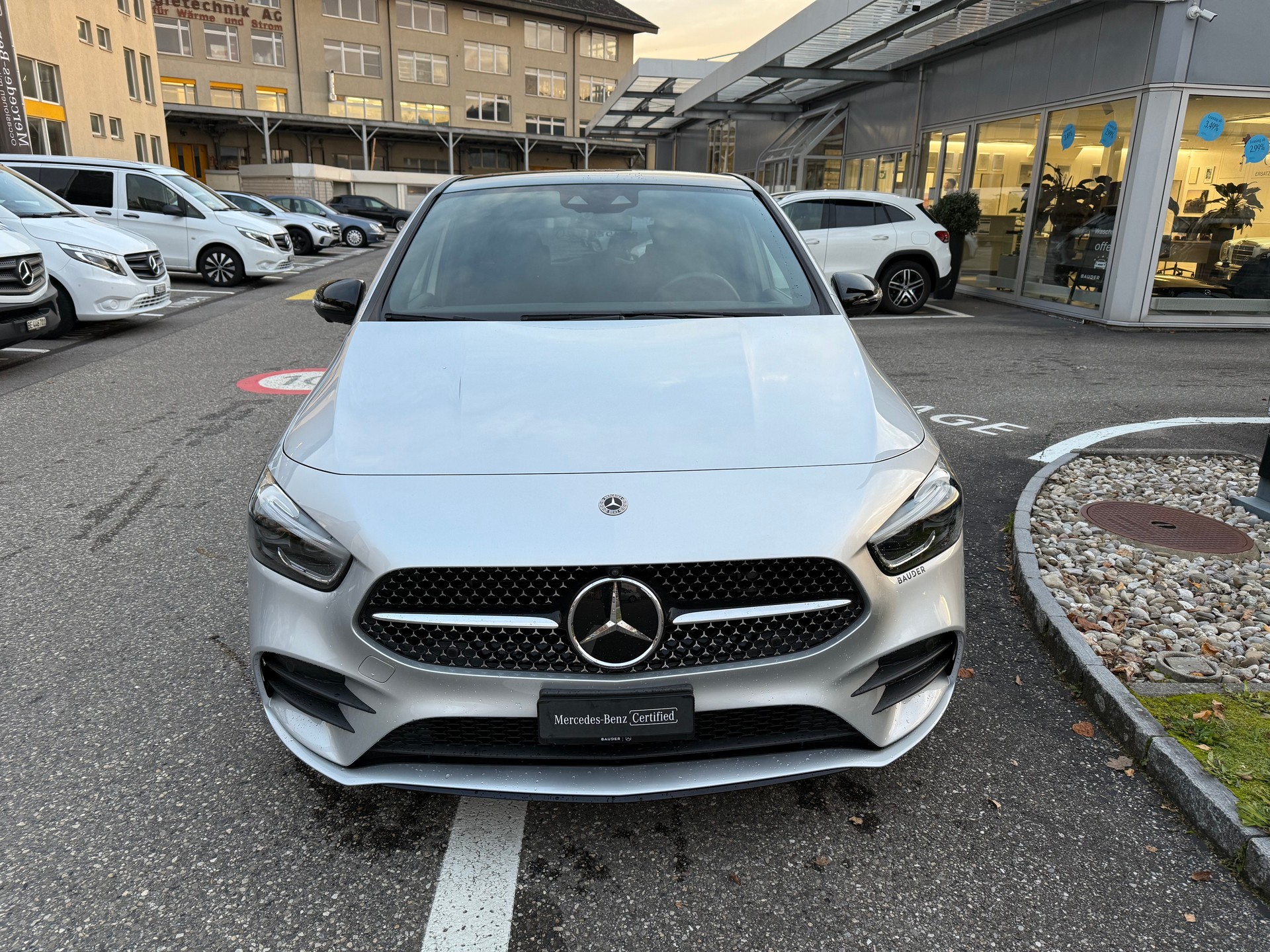 MERCEDES-BENZ B 200 d AMG Line - 2