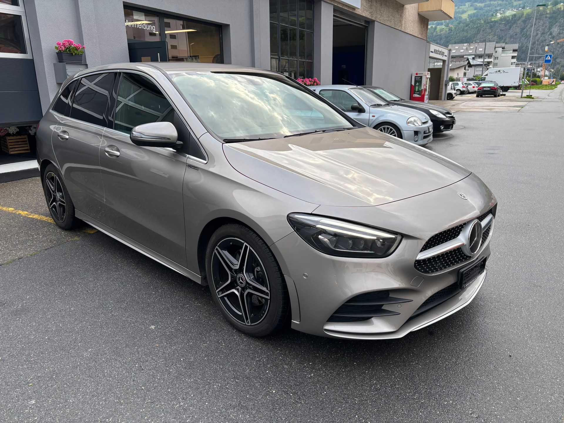 MERCEDES-BENZ B 220 4Matic AMG Line - 2