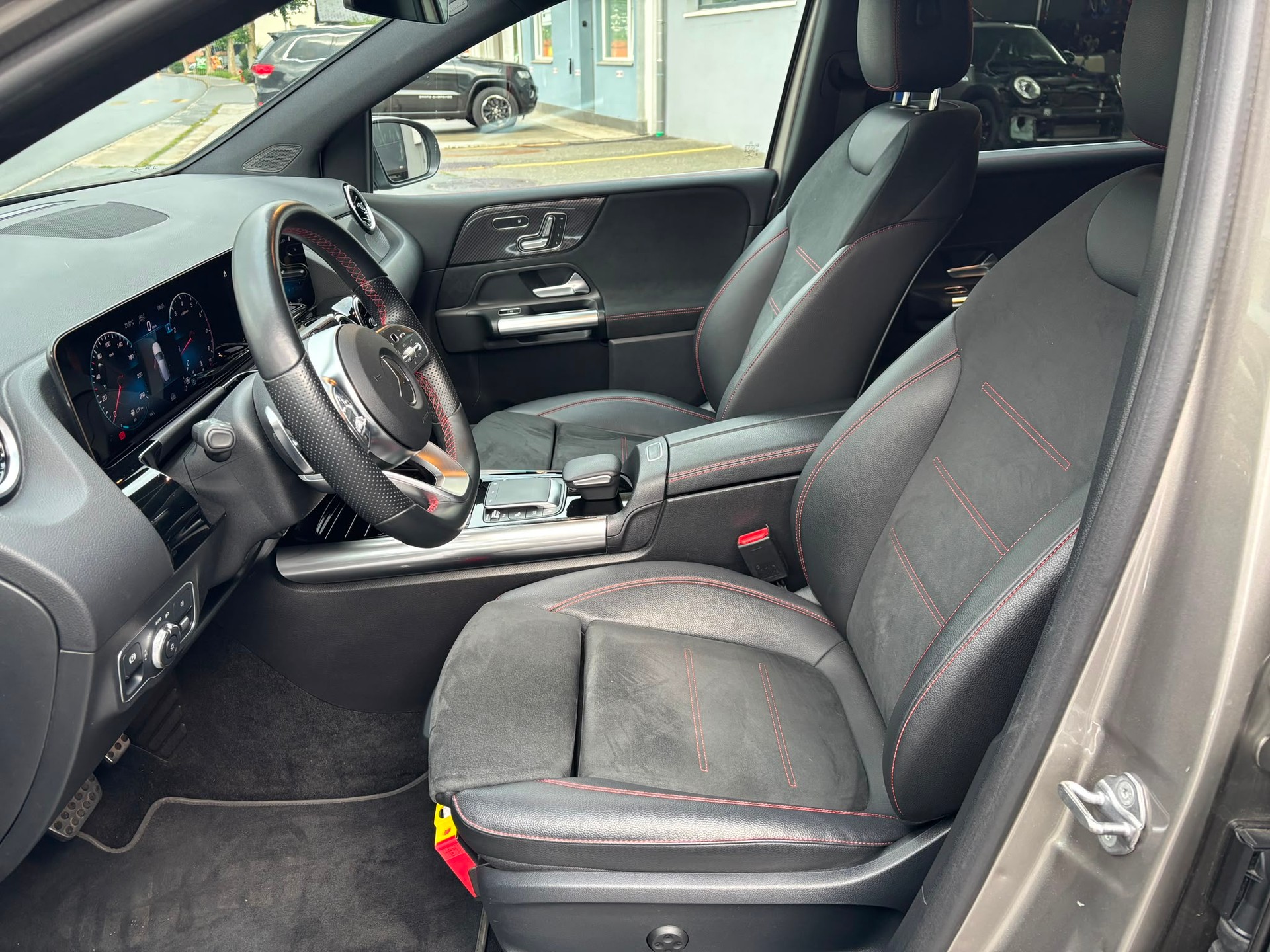 MERCEDES-BENZ B 220 4Matic AMG Line - 7