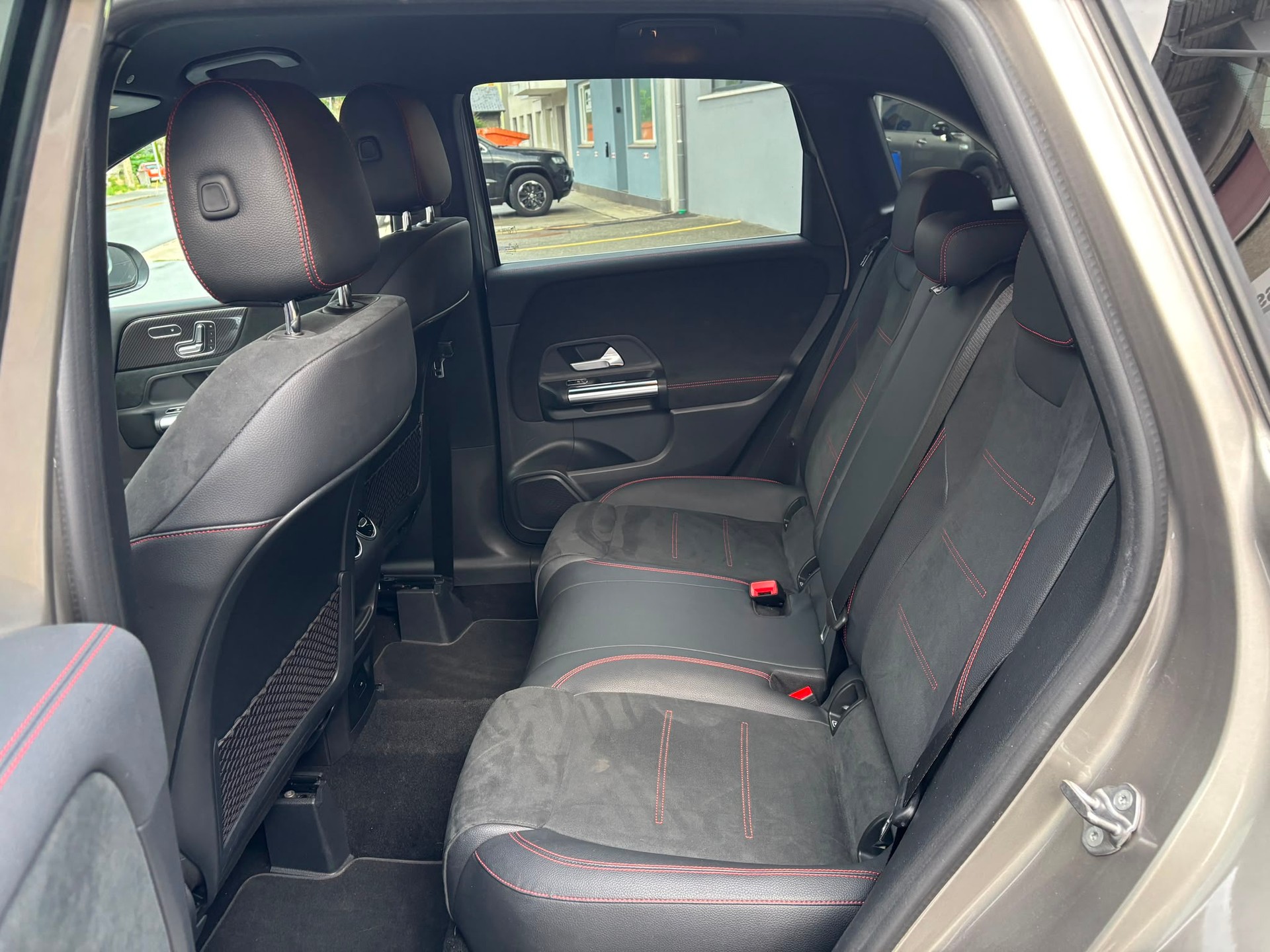 MERCEDES-BENZ B 220 4Matic AMG Line - 14