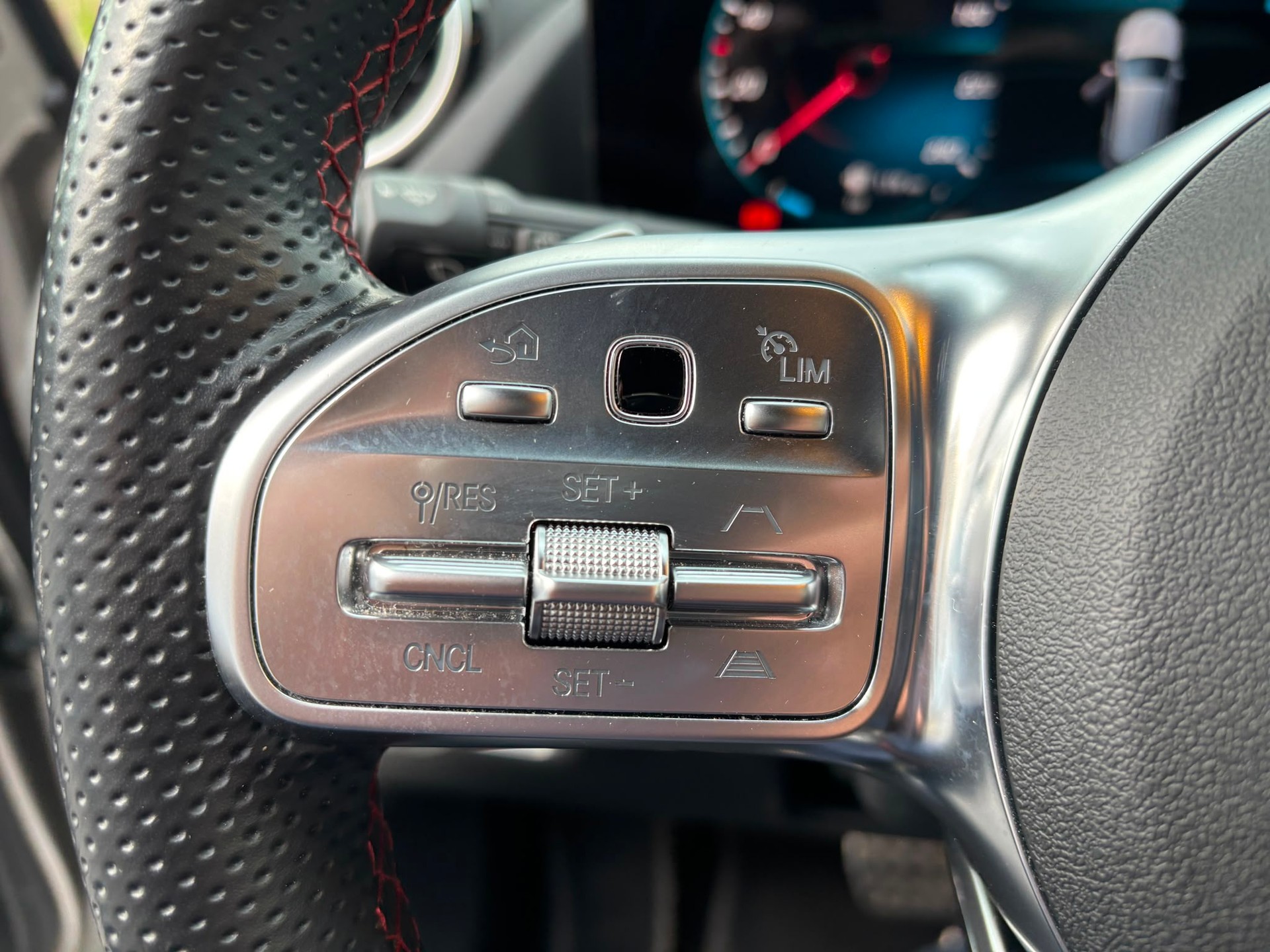 MERCEDES-BENZ B 220 4Matic AMG Line - 9