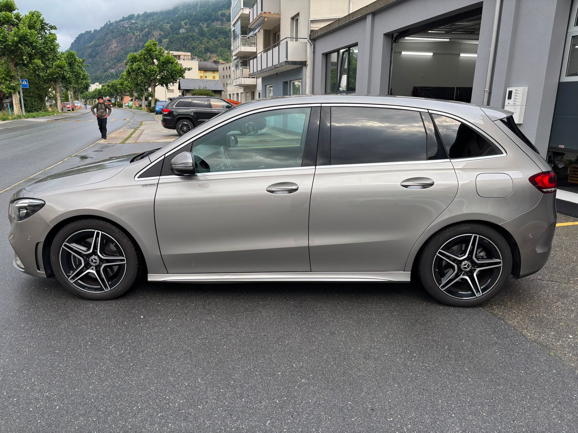 MERCEDES-BENZ B 220 4Matic AMG Line - 6