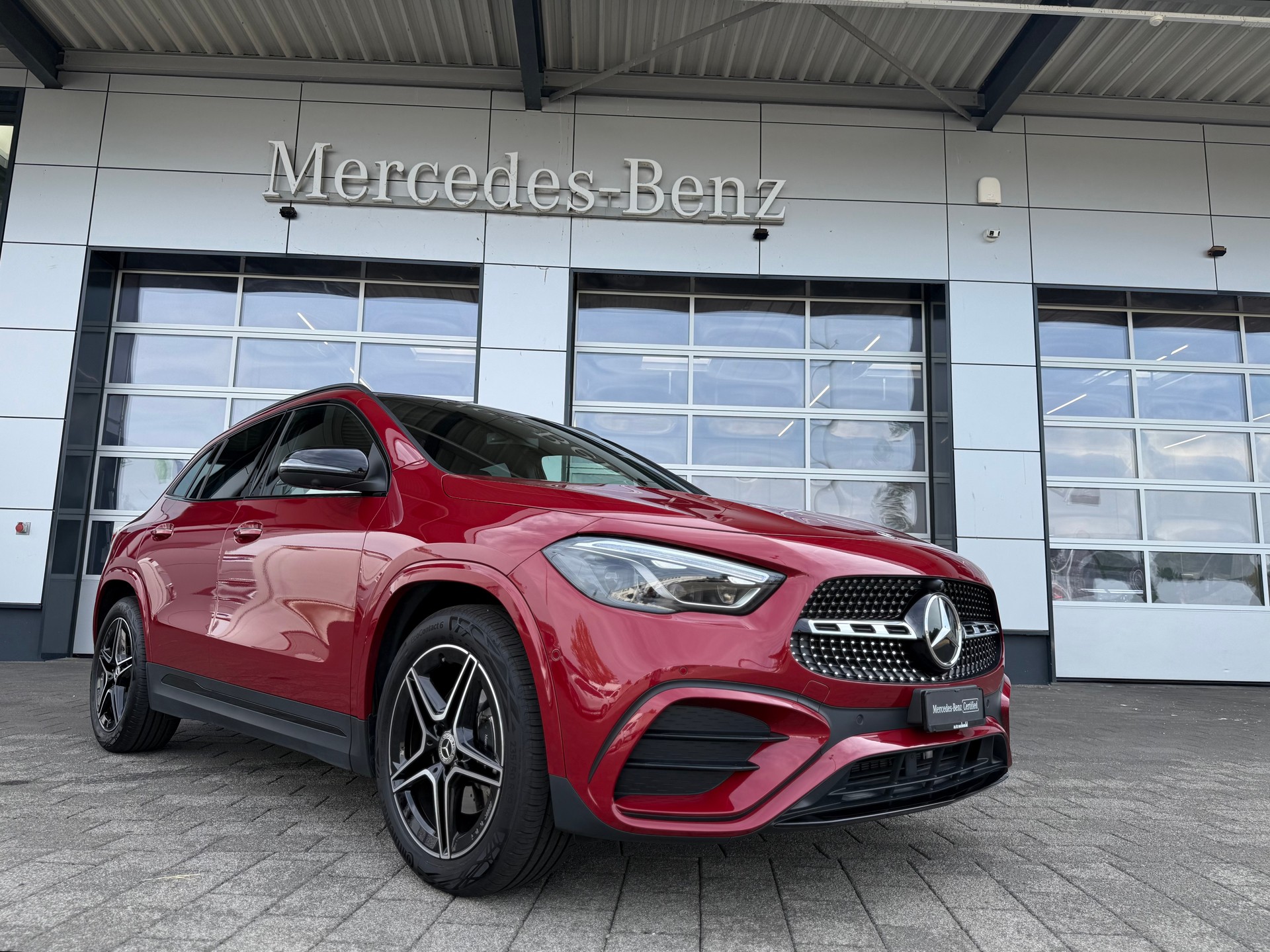 MERCEDES-BENZ GLA 200 AMG Line Night Star 7G-DCT
