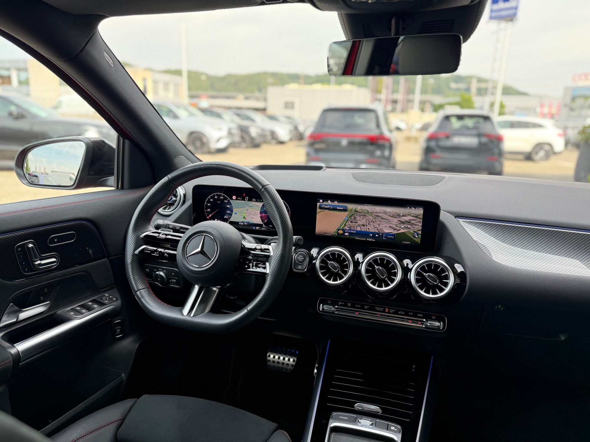 MERCEDES-BENZ GLA 200 AMG Line Night Star 7G-DCT - 6