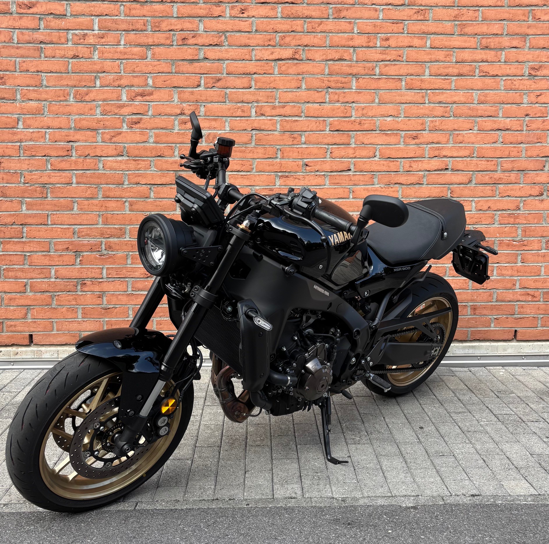 YAMAHA XSR 900 - 4