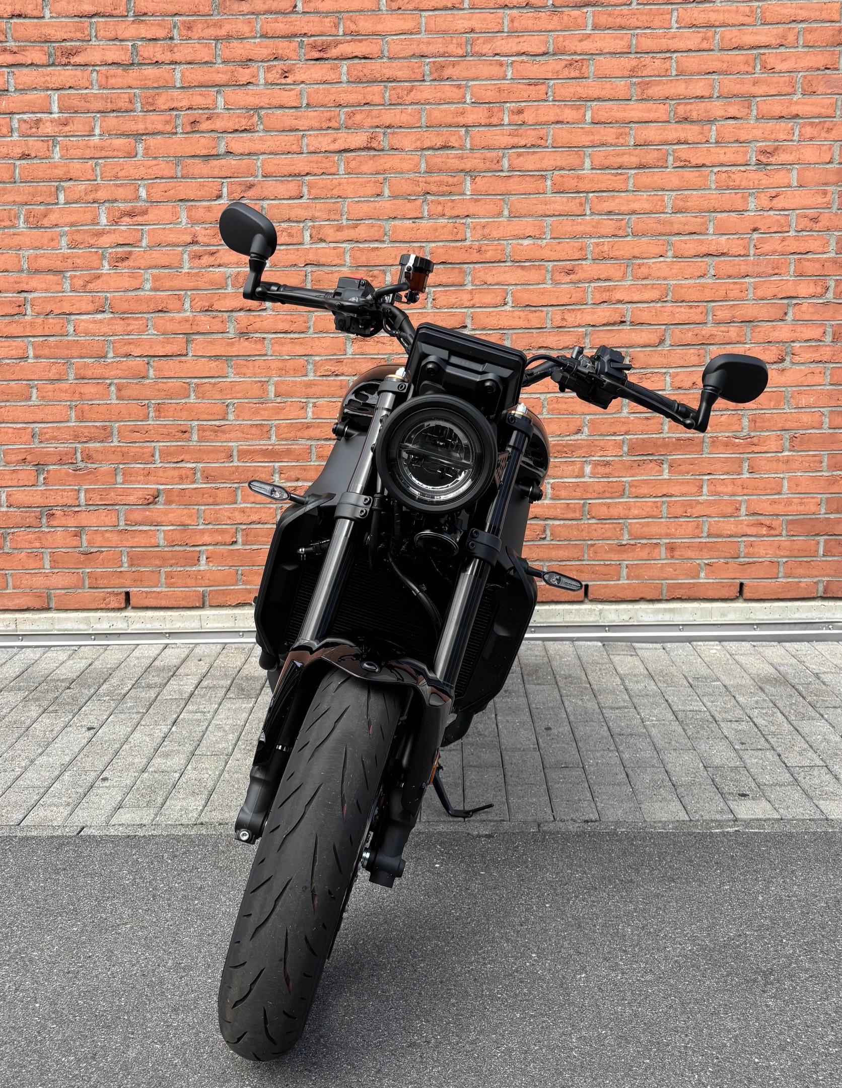 YAMAHA XSR 900 - 3