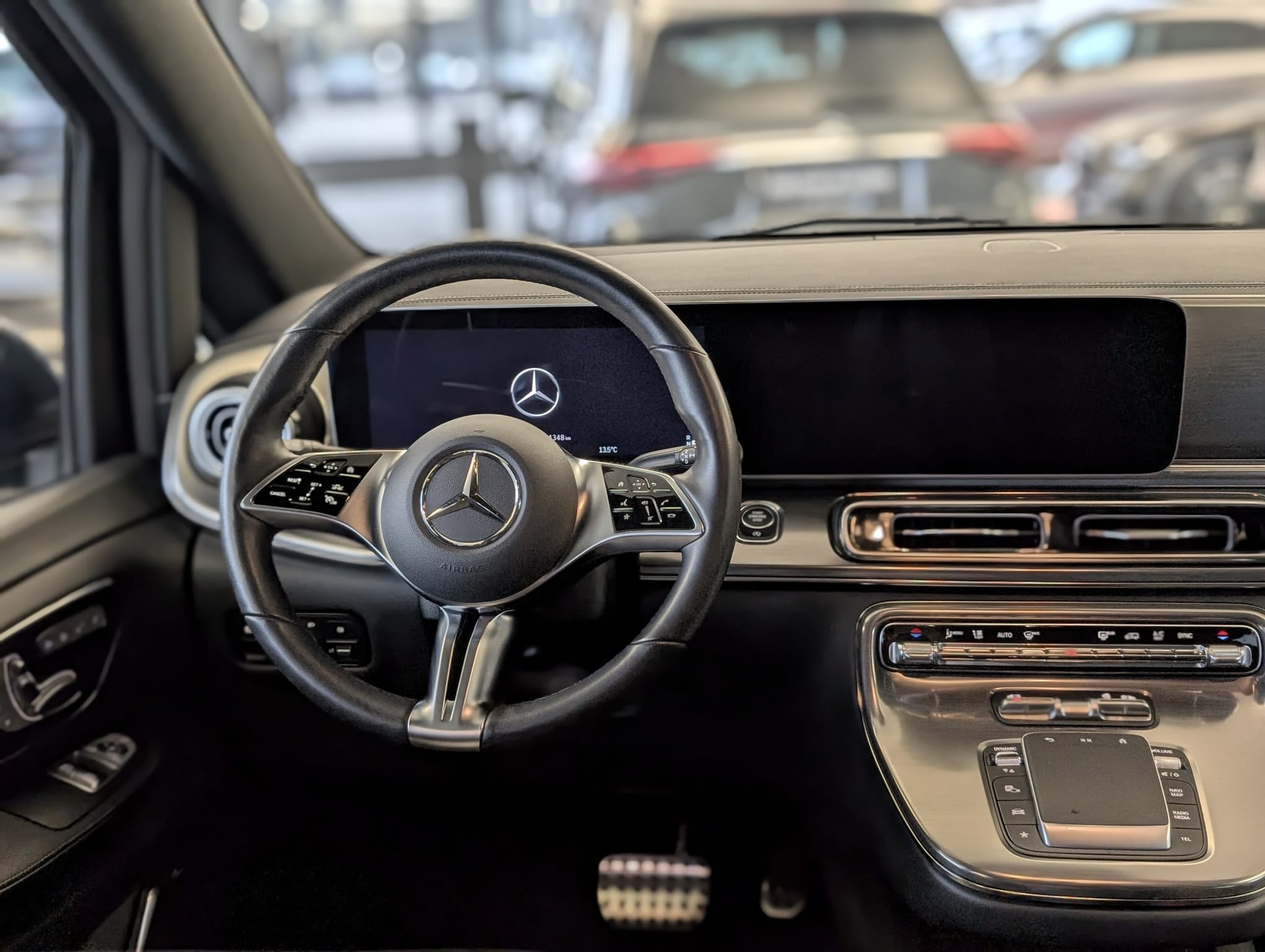 MERCEDES-BENZ V 300 d lang Exclusive 4Matic 9G-Tronic - 11