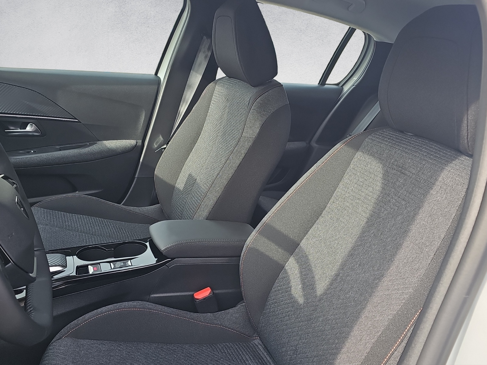 PEUGEOT 208 Elektrik 100 kW Style - 14