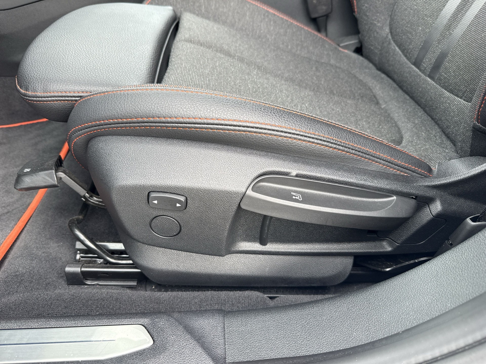 BMW 118i Sport Line Steptronic - 19
