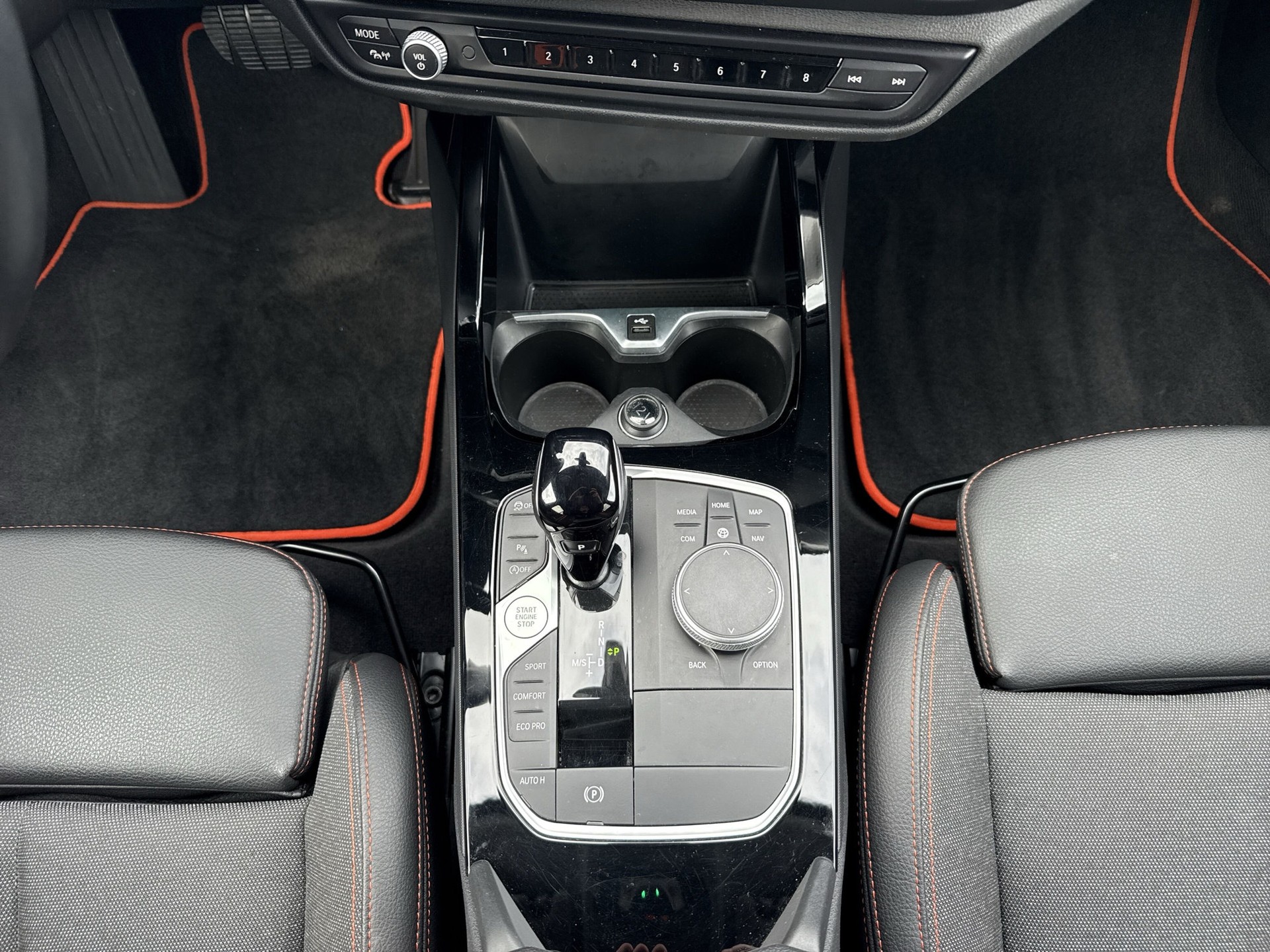 BMW 118i Sport Line Steptronic - 13