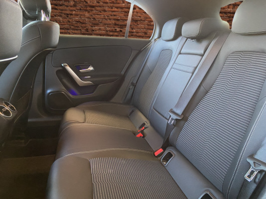 MERCEDES-BENZ A 180 d Night Star - 13