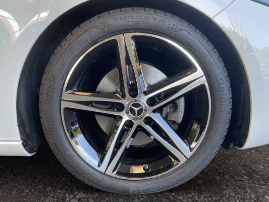 MERCEDES-BENZ A 180 d Night Star - 8